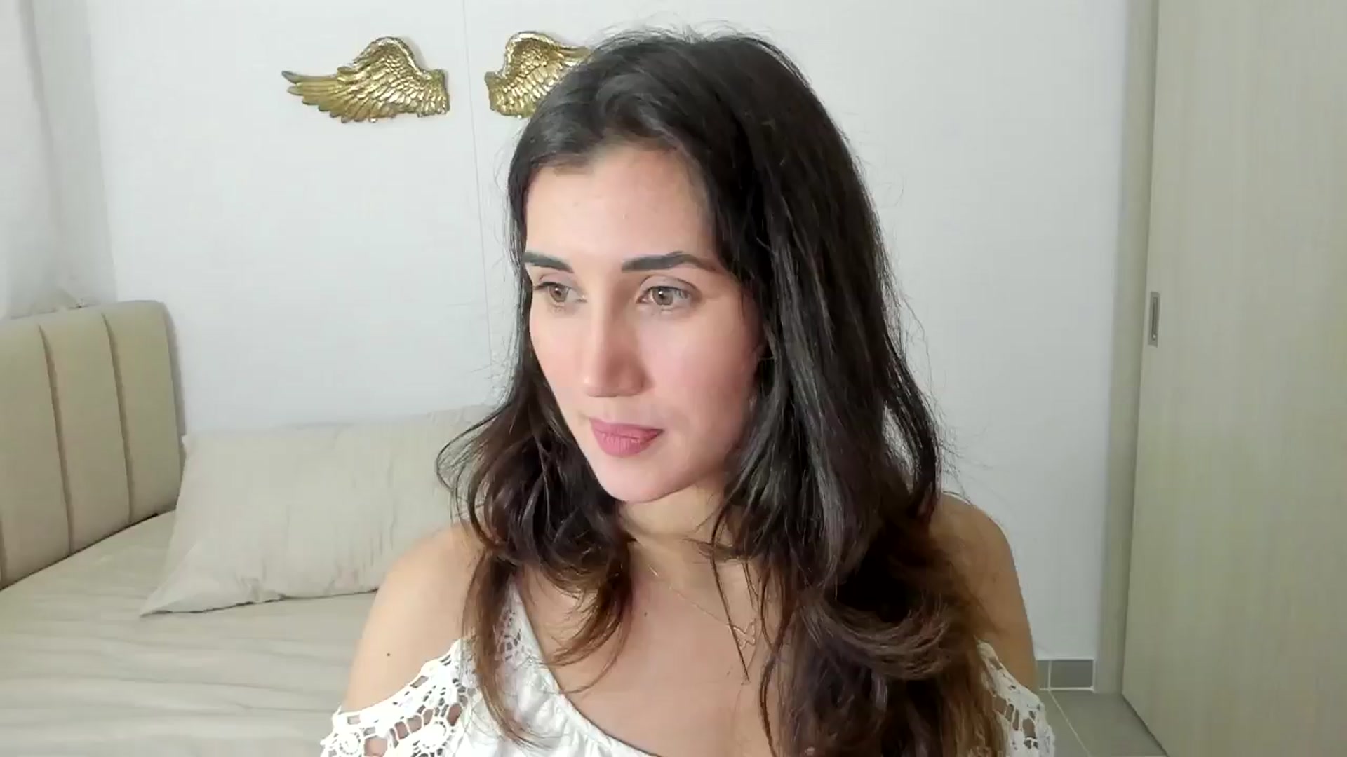 Gallery image thumbnail from Angelnaaughty's myfreecams stream on, 01/08/2025, 24:03 image 10 of 20