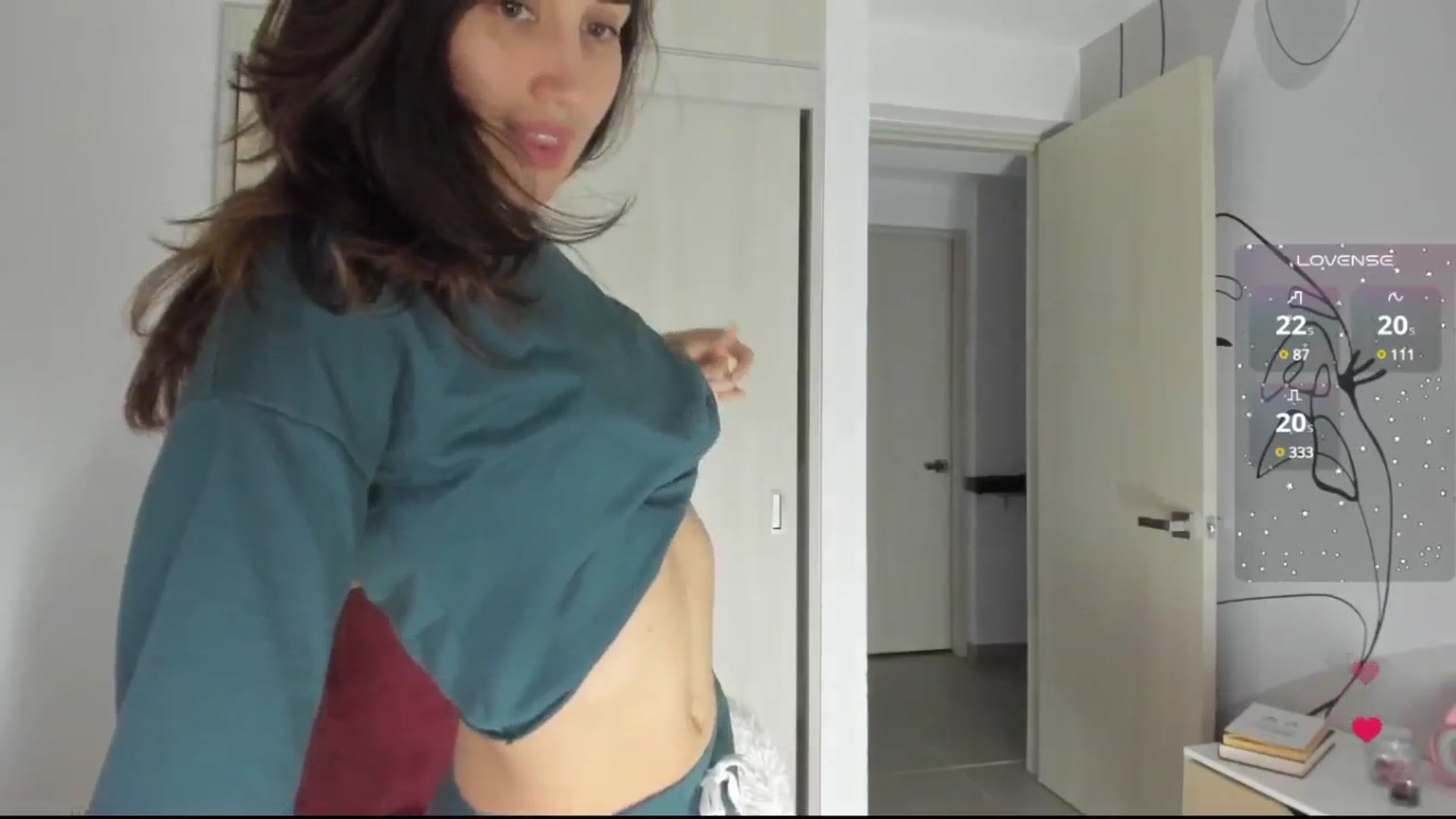 Gallery image thumbnail from Angelnaaughty's myfreecams stream on, 03/15/2025, 01:04 image 16 of 20