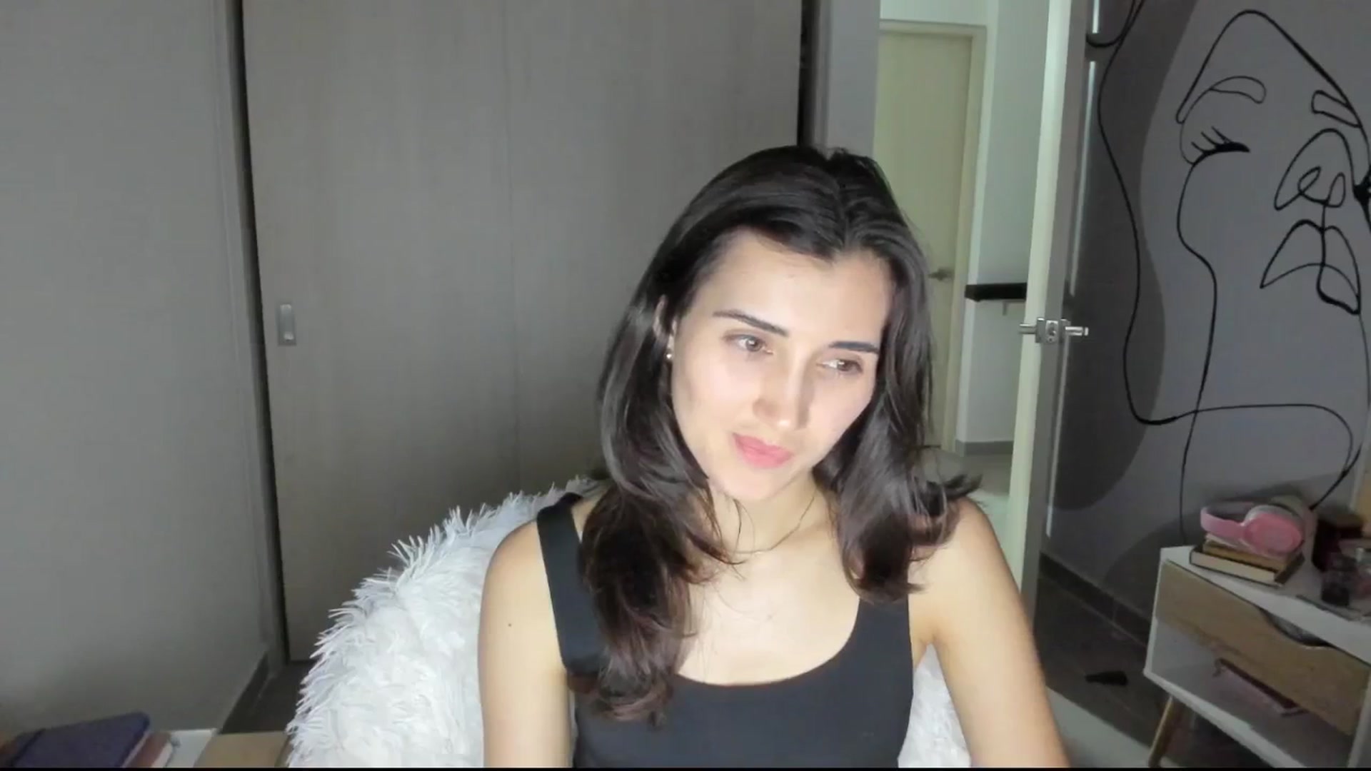 Gallery image thumbnail from Angelnaaughty's myfreecams stream on, 03/20/2025, 24:03 image 10 of 20