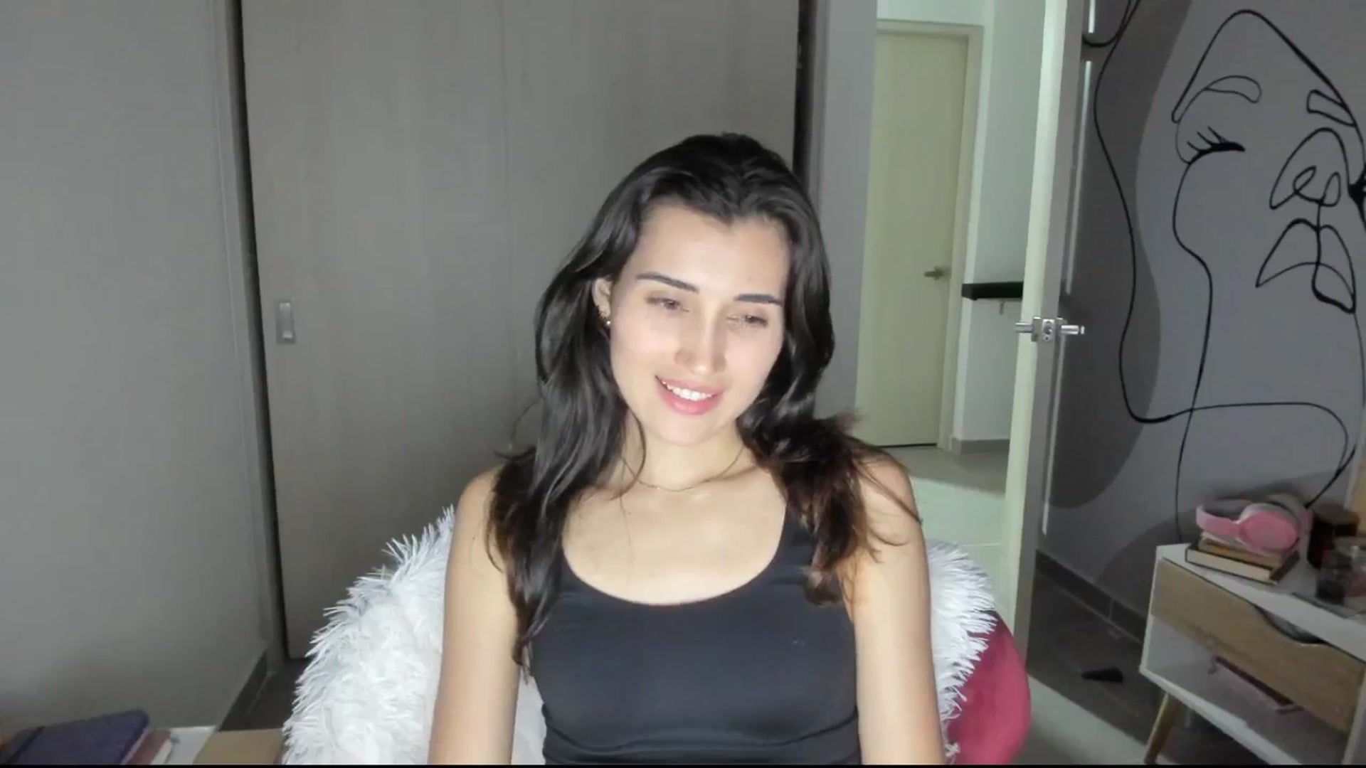 Gallery image thumbnail from Angelnaaughty's myfreecams stream on, 03/20/2025, 24:03 image 16 of 20