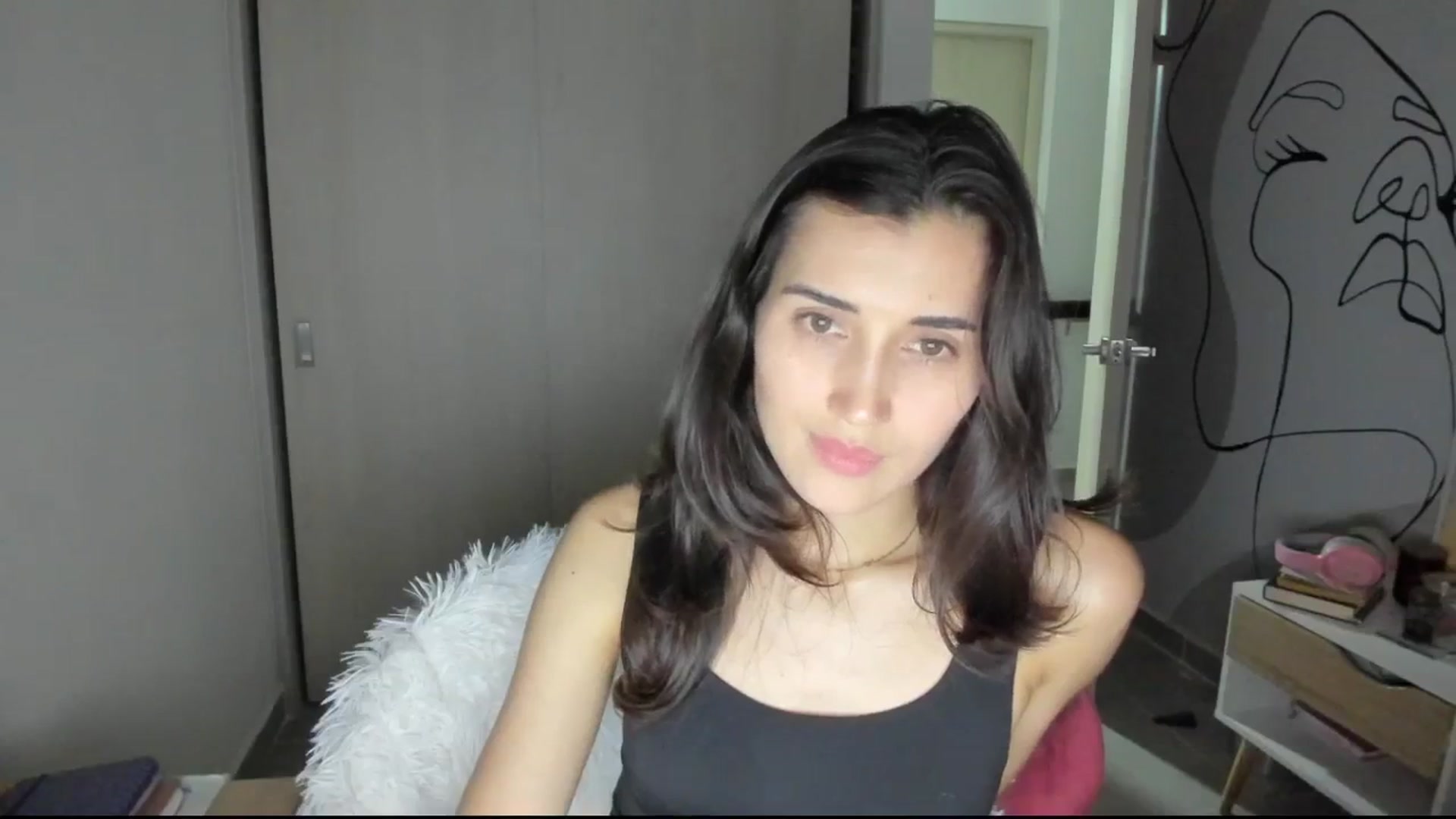 Gallery image thumbnail from Angelnaaughty's myfreecams stream on, 03/20/2025, 24:03 image 13 of 20