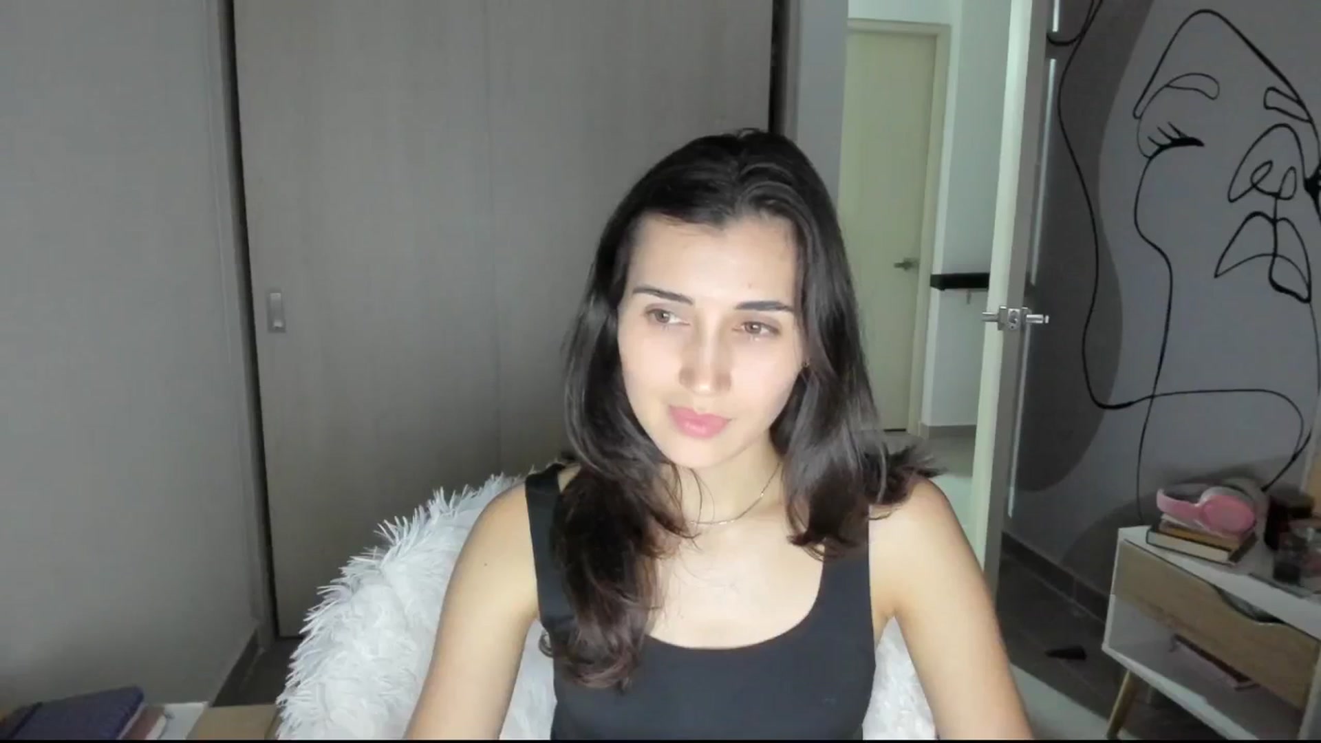 Gallery image thumbnail from Angelnaaughty's myfreecams stream on, 03/20/2025, 24:03 image 8 of 20