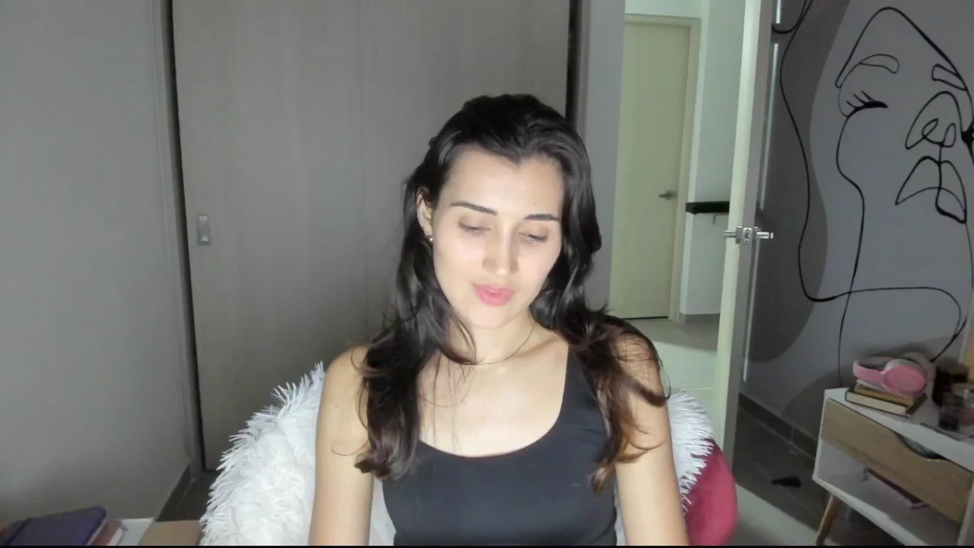Gallery image thumbnail from Angelnaaughty's myfreecams stream on, 03/20/2025, 24:03 image 15 of 20