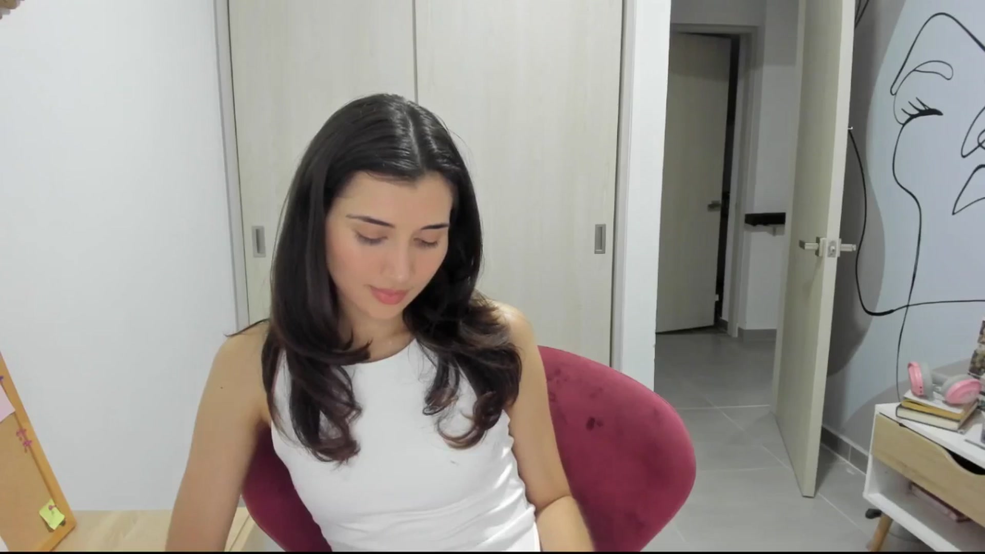 Gallery image thumbnail from Angelnaaughty's myfreecams stream on, 04/02/2025, 24:09 image 16 of 20