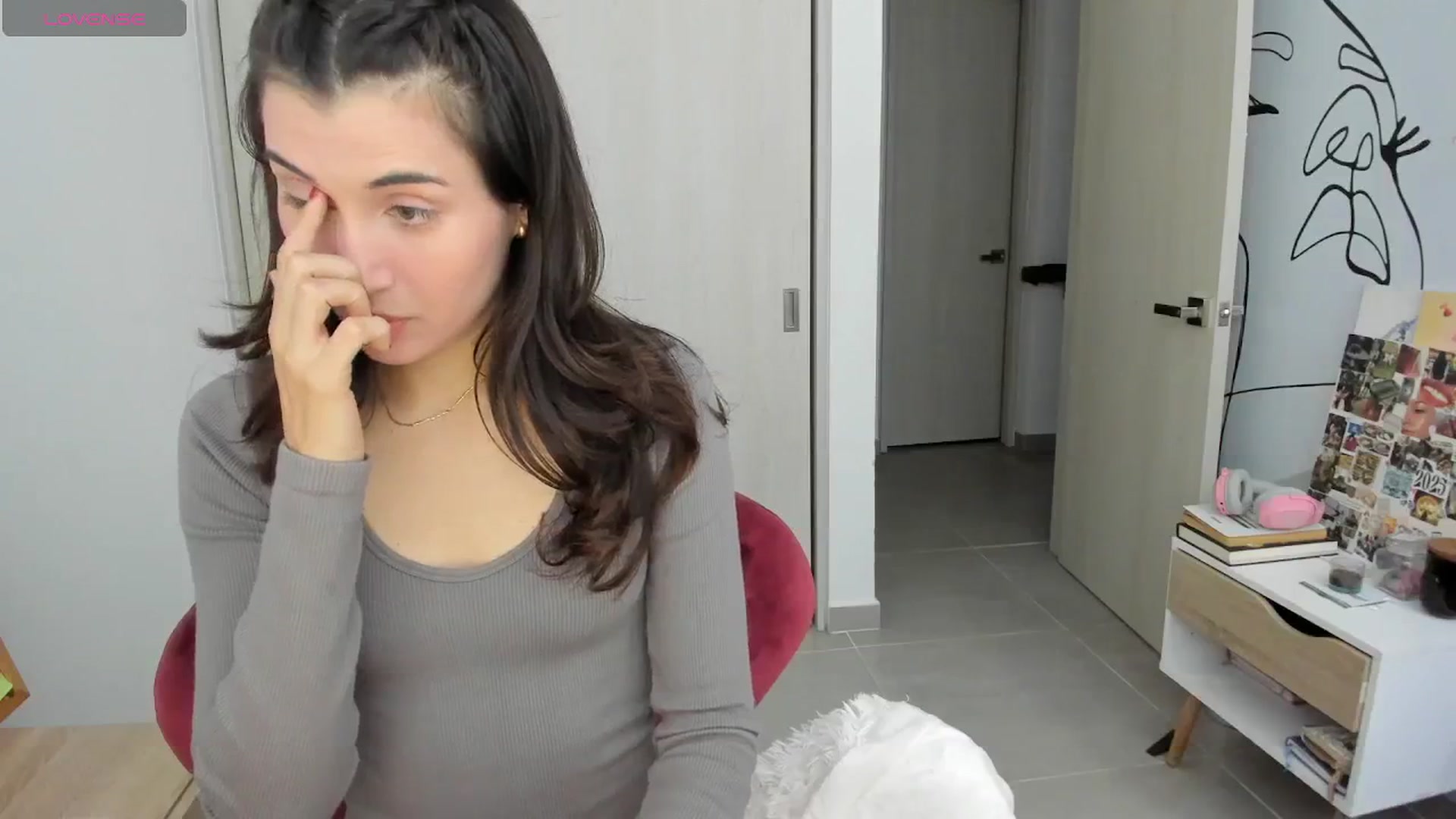Gallery image thumbnail from Angelnaaughty's myfreecams stream on, 04/08/2025, 17:15 image 6 of 20