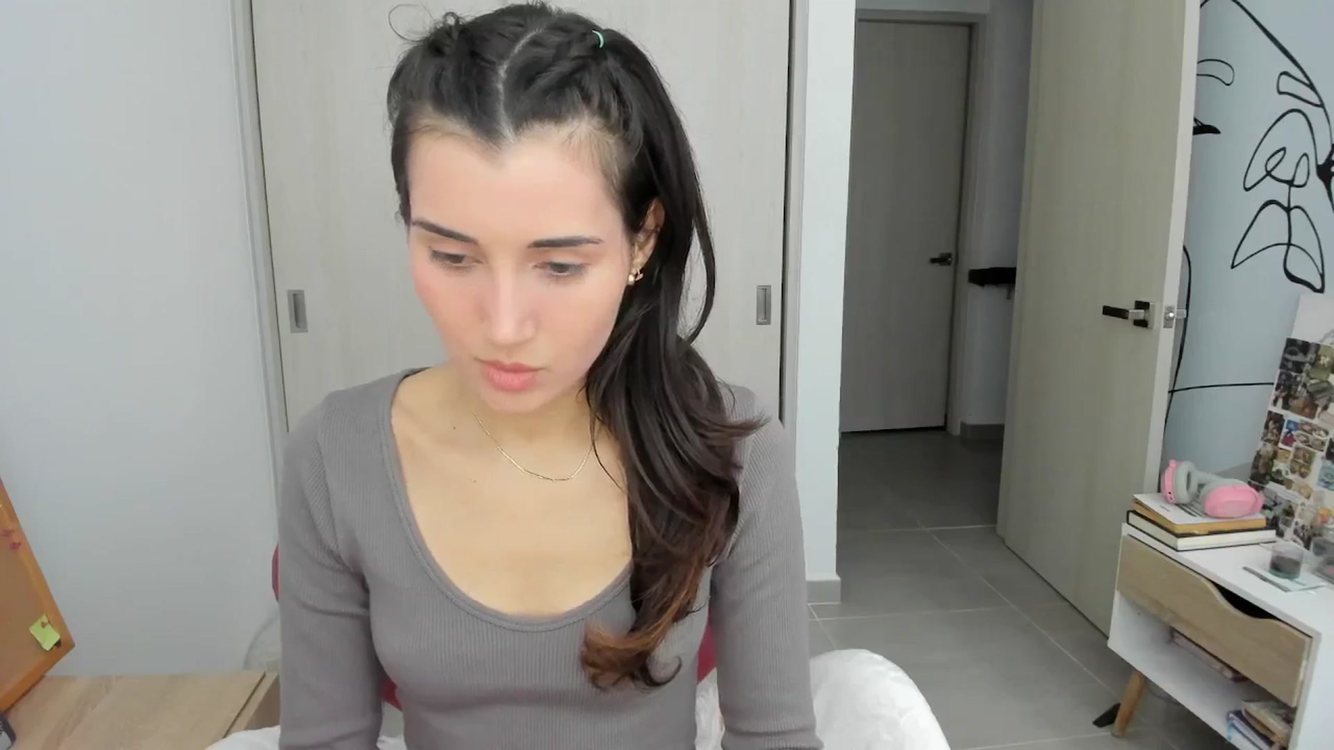Gallery image thumbnail from Angelnaaughty's myfreecams stream on, 04/08/2025, 18:44 image 18 of 20