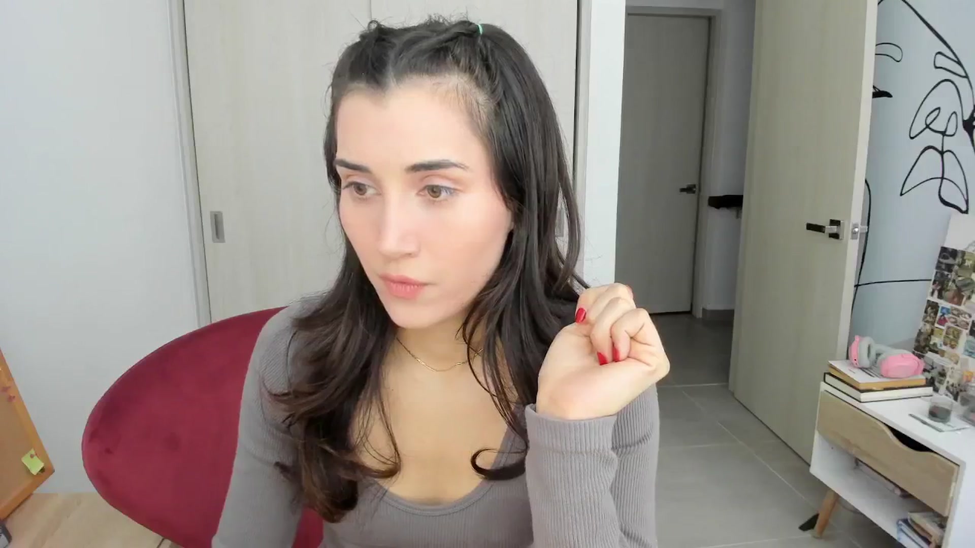 Gallery image thumbnail from Angelnaaughty's myfreecams stream on, 04/08/2025, 18:44 image 10 of 20