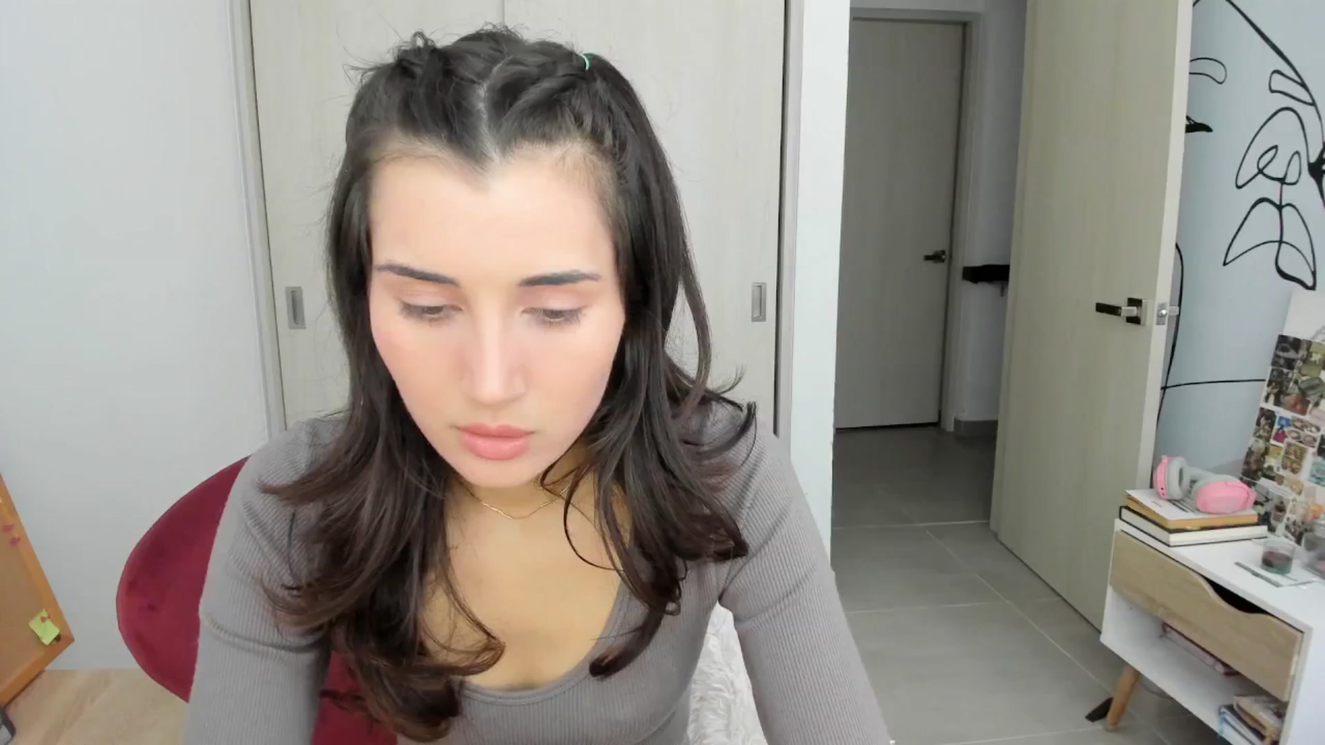 Gallery image thumbnail from Angelnaaughty's myfreecams stream on, 04/08/2025, 18:44 image 11 of 20