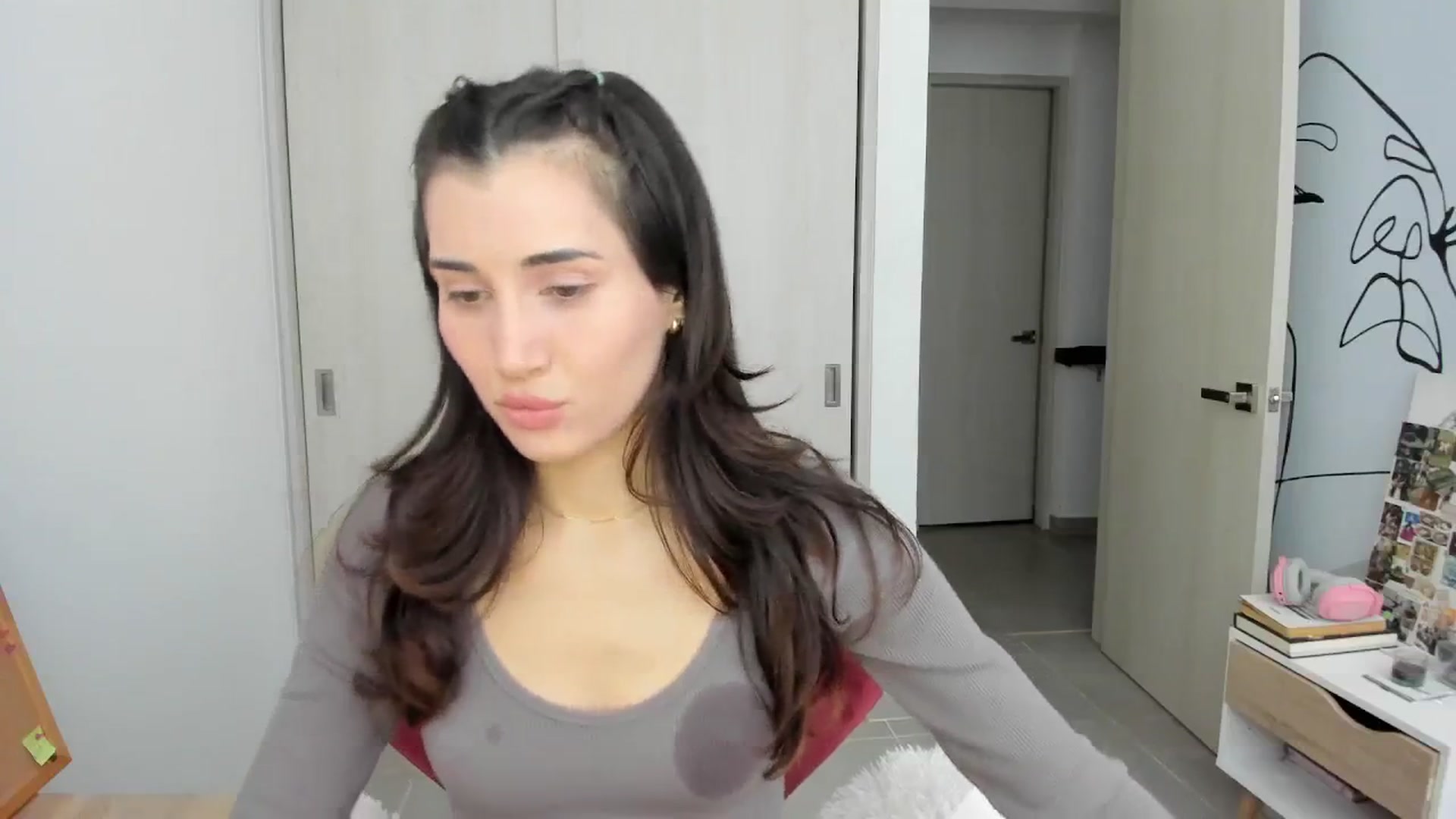 Gallery image thumbnail from Angelnaaughty's myfreecams stream on, 04/08/2025, 18:44 image 6 of 20