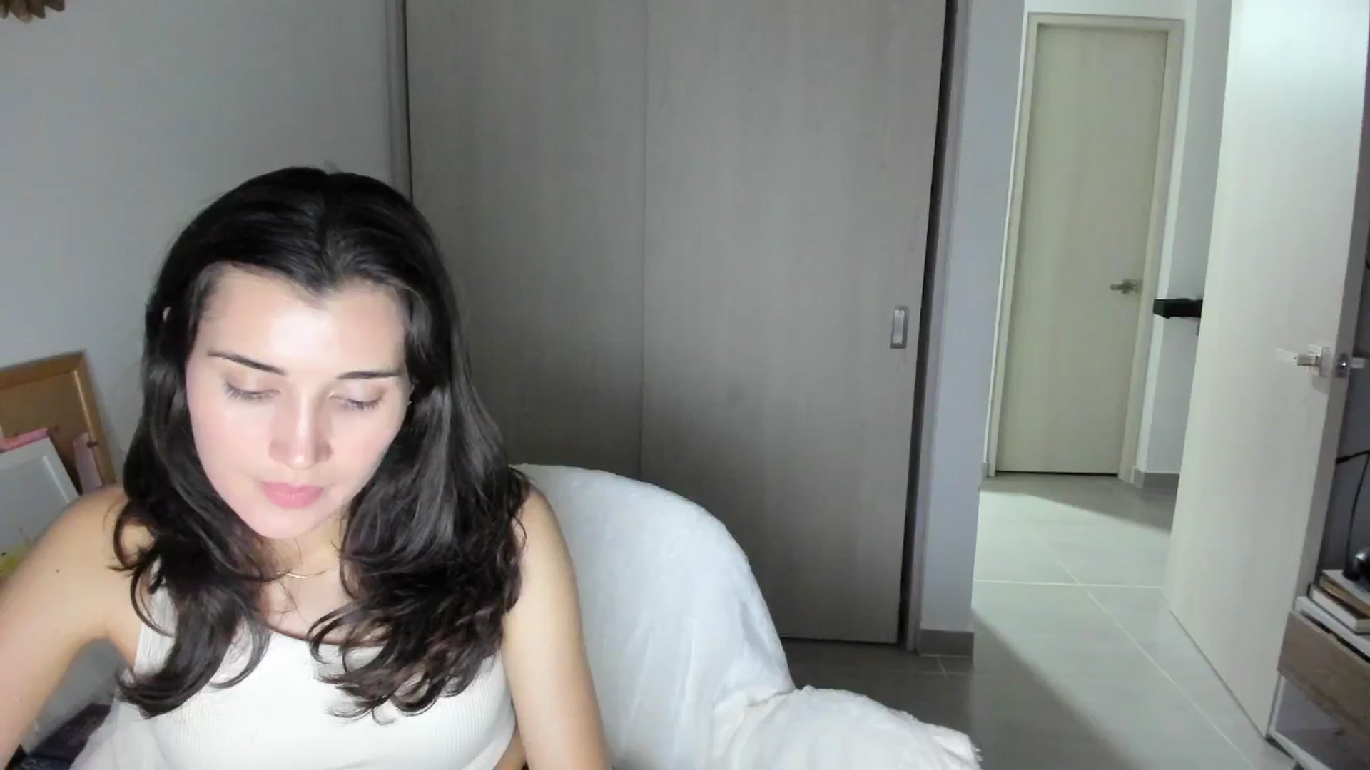 Gallery image thumbnail from Angelnaaughty's myfreecams stream on, 05/06/2025, 24:36 image 20 of 20