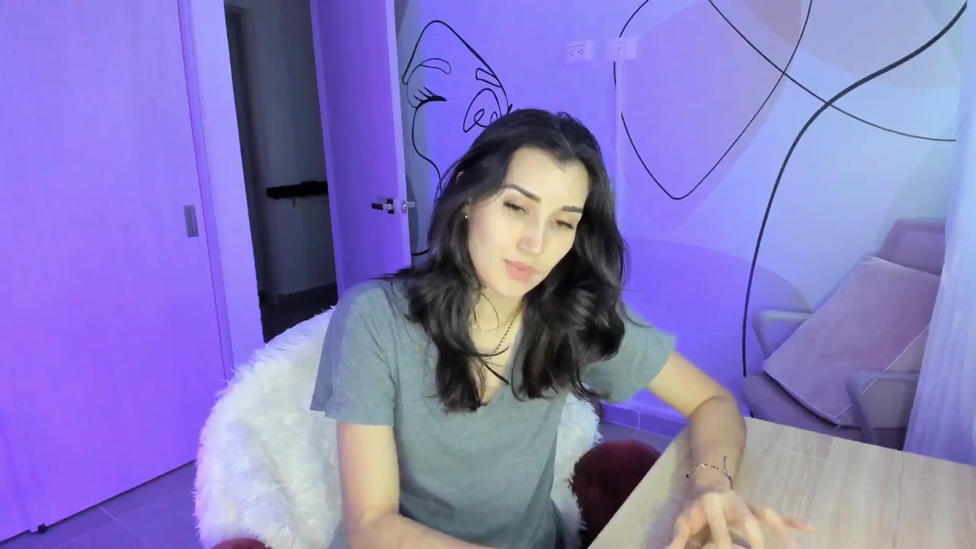 Gallery image thumbnail from Angelnaaughty's myfreecams stream on, 05/13/2025, 23:03 image 9 of 20