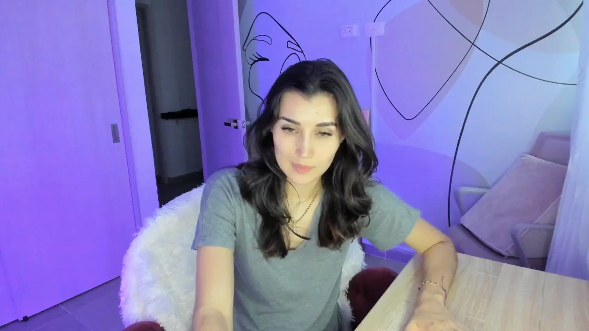 Gallery image thumbnail from Angelnaaughty's myfreecams stream on, 05/13/2025, 23:03 image 7 of 20