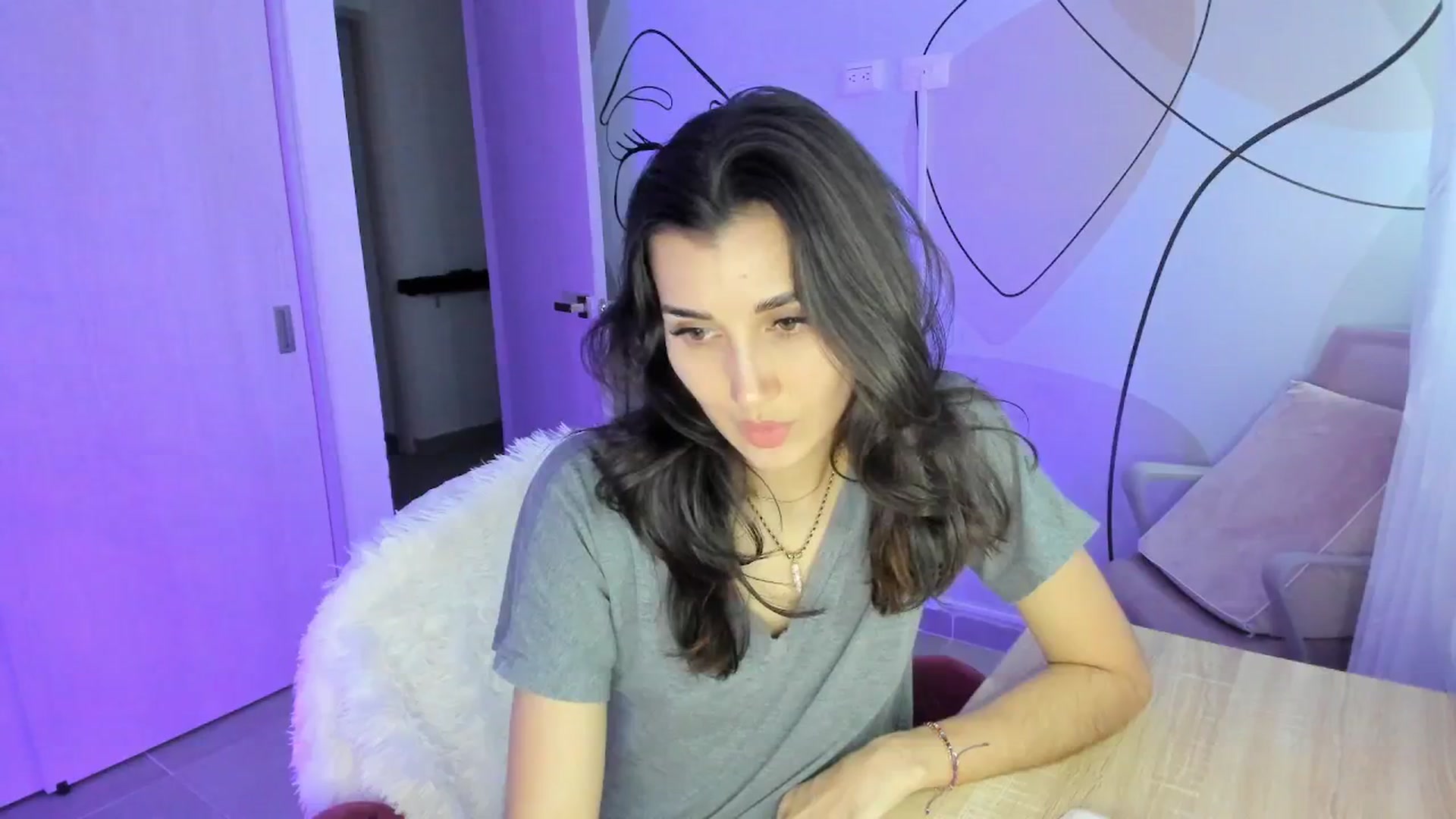 Gallery image thumbnail from Angelnaaughty's myfreecams stream on, 05/13/2025, 23:03 image 4 of 20