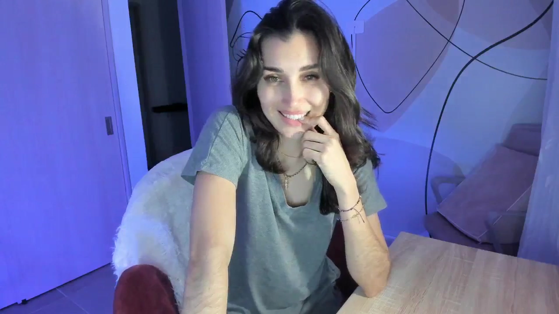Gallery image thumbnail from Angelnaaughty's myfreecams stream on, 05/13/2025, 23:57 image 7 of 20