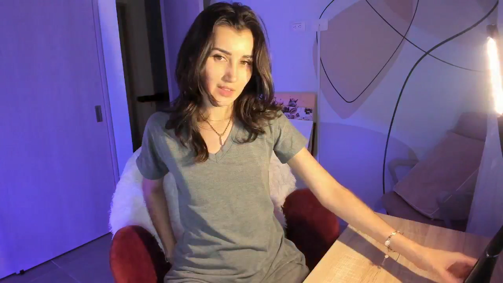 Gallery image thumbnail from Angelnaaughty's myfreecams stream on, 05/13/2025, 23:57 image 2 of 20