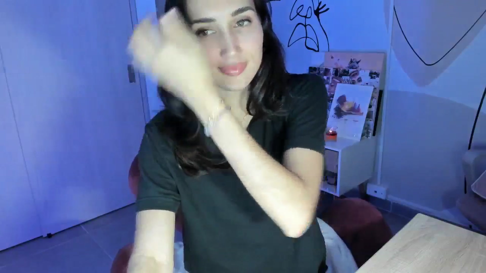Gallery image thumbnail from Angelnaaughty's myfreecams stream on, 05/20/2025, 24:12 image 6 of 20