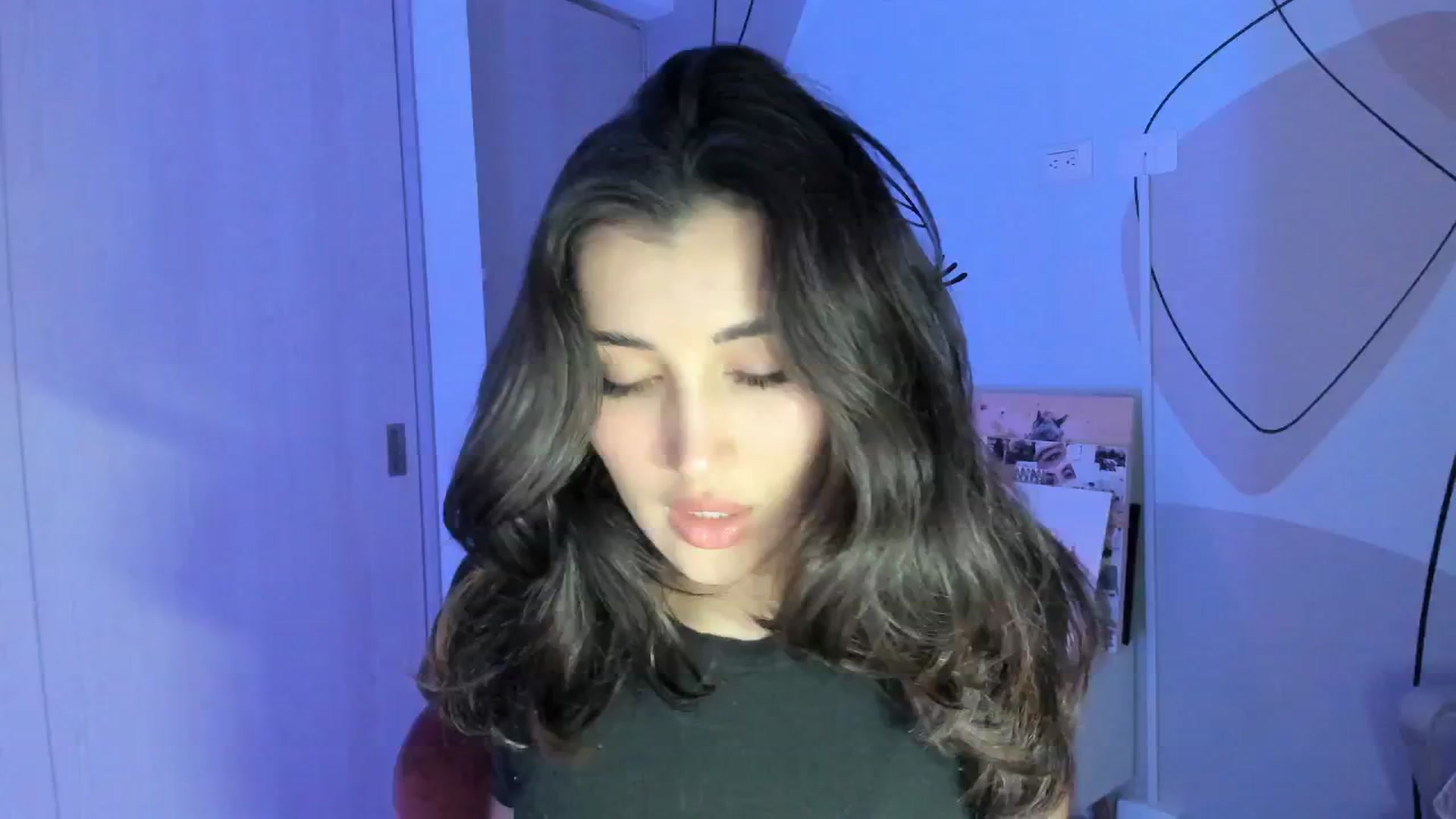 Gallery image thumbnail from Angelnaaughty's myfreecams stream on, 05/20/2025, 24:12 image 1 of 20
