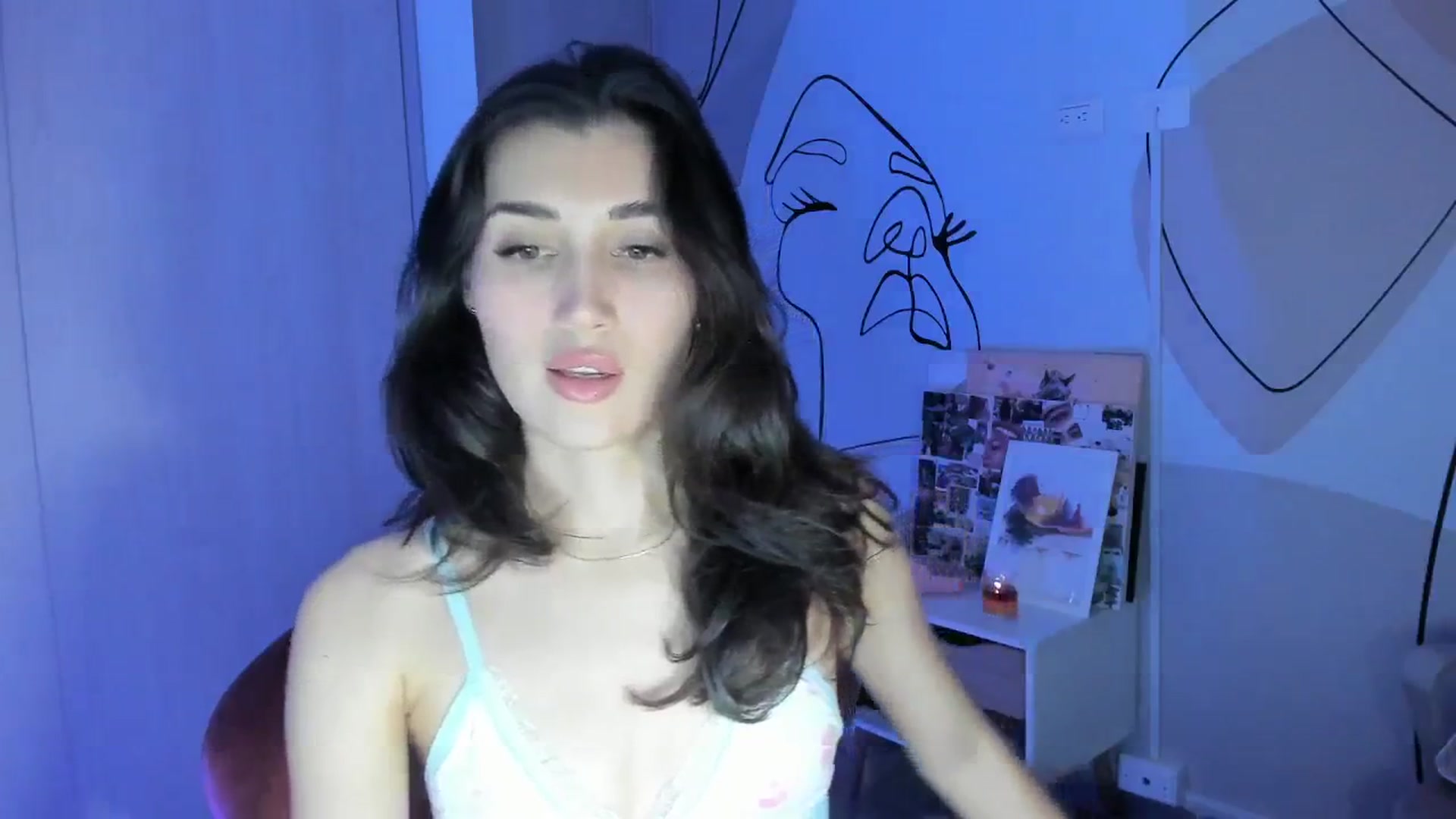 Gallery image thumbnail from Angelnaaughty's myfreecams stream on, 05/20/2025, 24:12 image 18 of 20