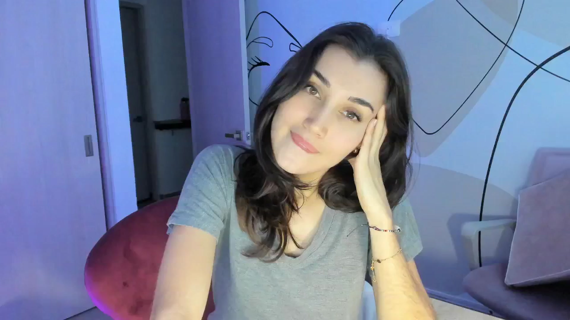 Gallery image thumbnail from Angelnaaughty's myfreecams stream on, 05/20/2025, 23:53 image 4 of 20