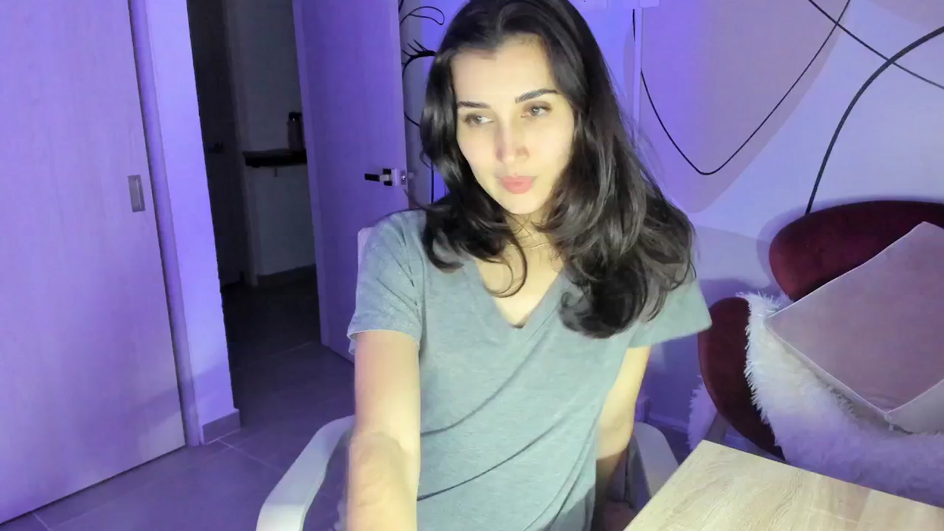 Gallery image thumbnail from Angelnaaughty's myfreecams stream on, 05/20/2025, 23:53 image 14 of 20