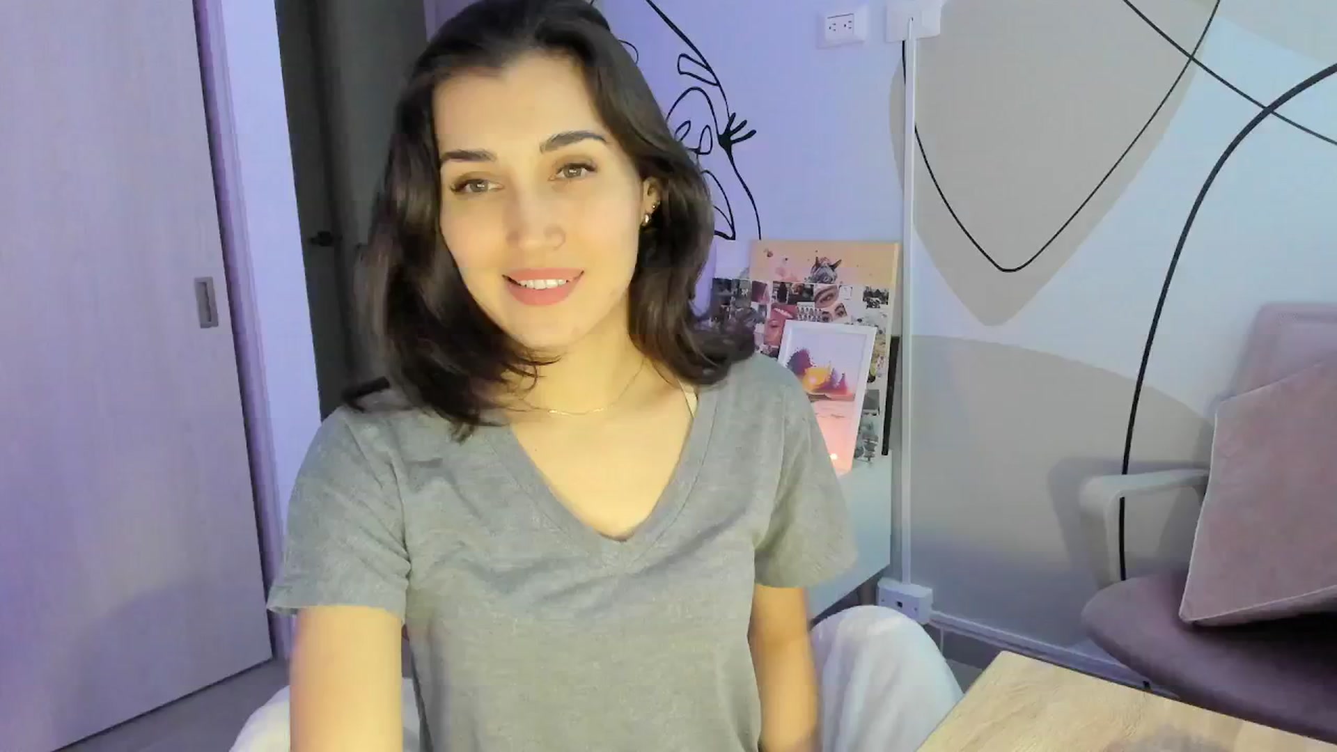 Gallery image thumbnail from Angelnaaughty's myfreecams stream on, 05/20/2025, 23:53 image 2 of 20