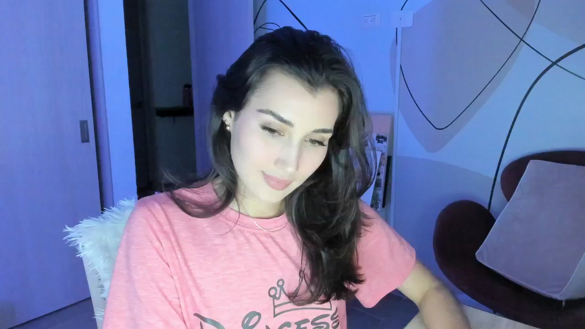 Gallery image thumbnail from Angelnaaughty's myfreecams stream on, 05/22/2025, 24:03 image 2 of 20