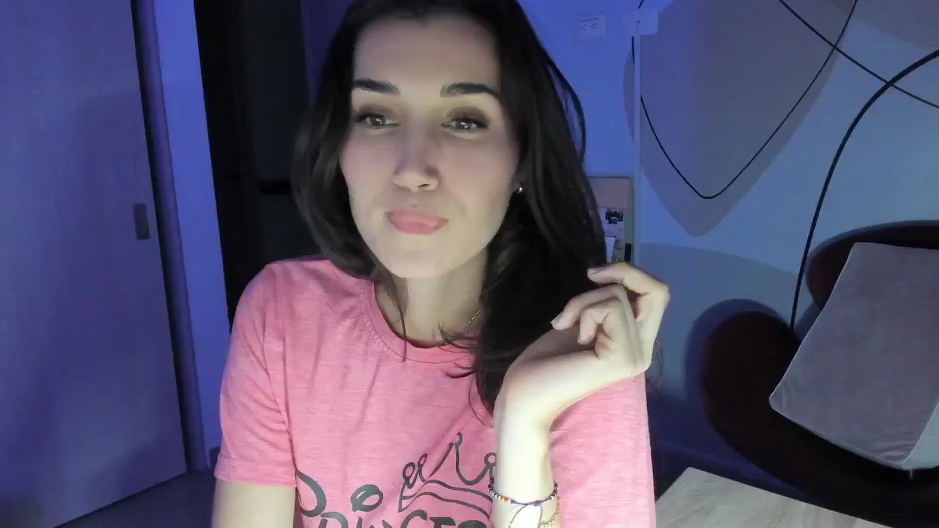 Gallery image thumbnail from Angelnaaughty's myfreecams stream on, 05/22/2025, 24:03 image 9 of 20