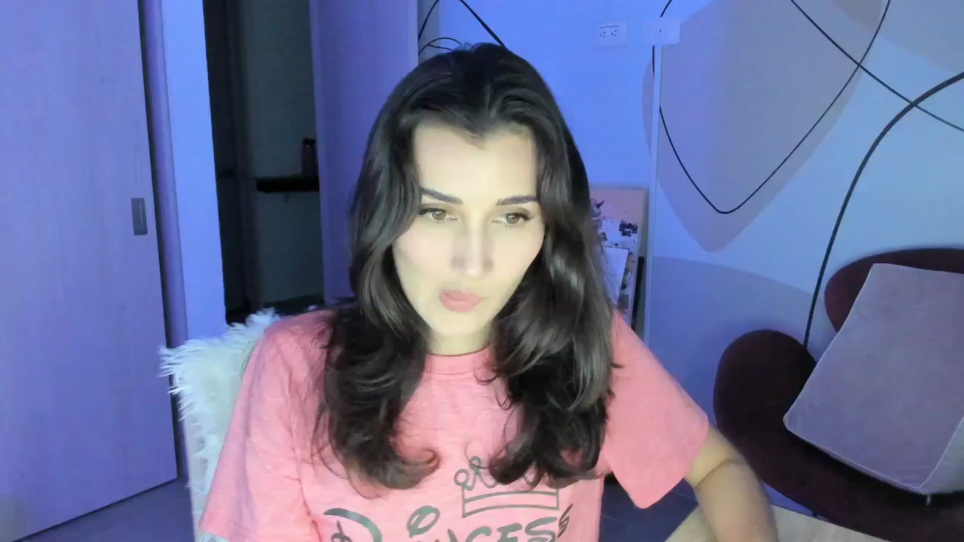 Gallery image thumbnail from Angelnaaughty's myfreecams stream on, 05/22/2025, 24:03 image 1 of 20
