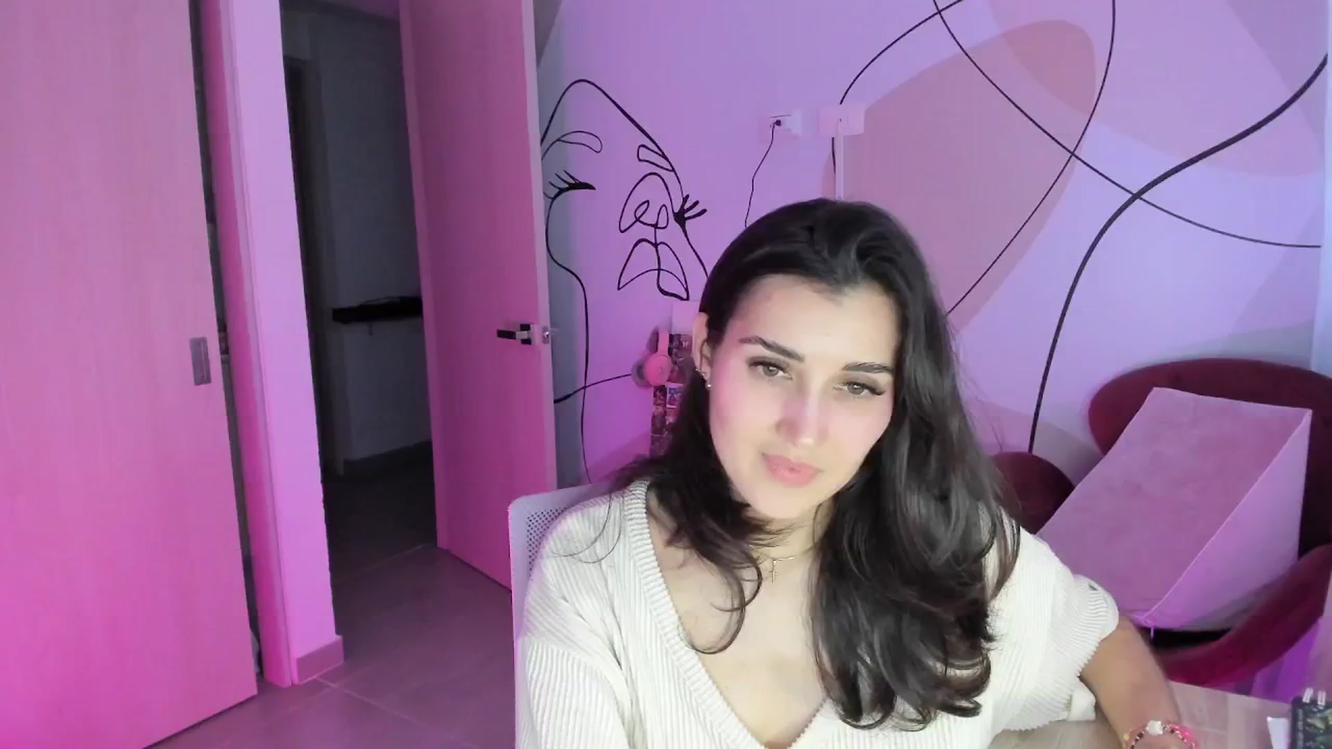 Gallery image thumbnail from Angelnaaughty's myfreecams stream on, 05/31/2025, 23:04 image 17 of 20