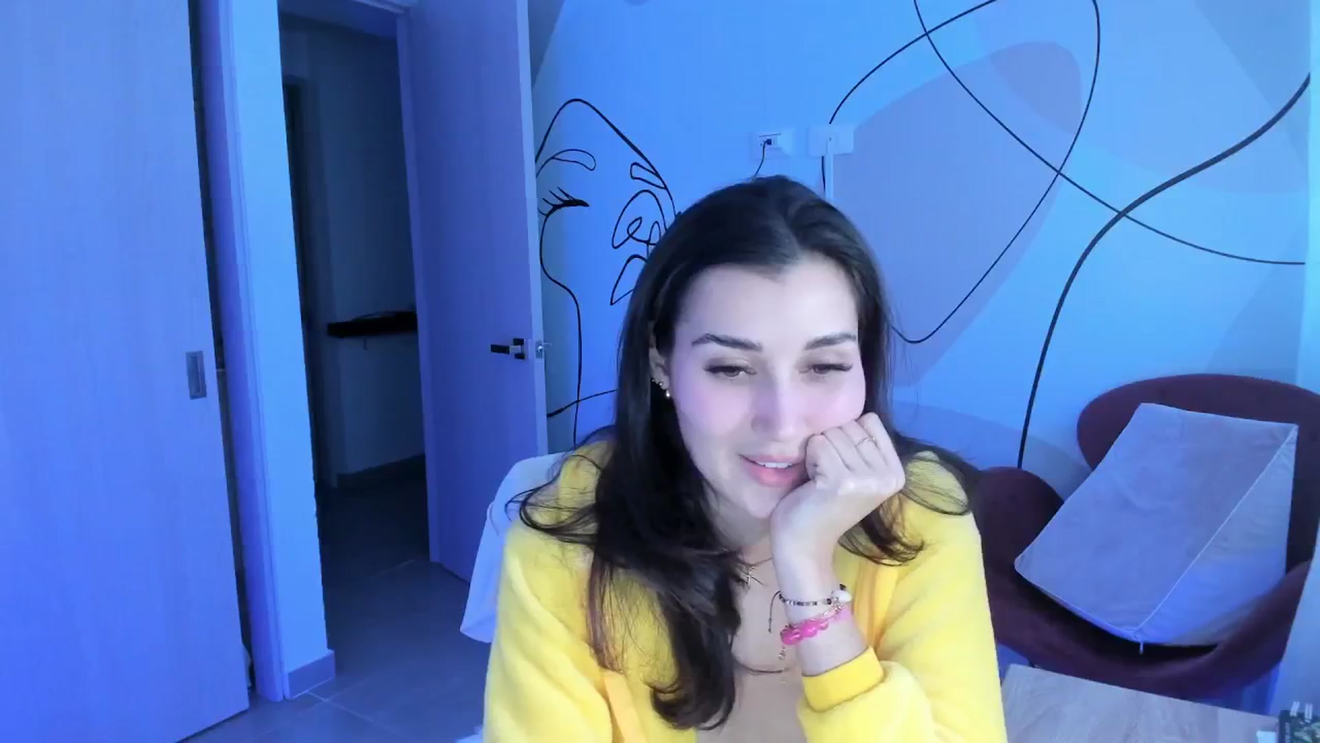 Gallery image thumbnail from Angelnaaughty's myfreecams stream on, 05/31/2025, 23:04 image 14 of 20