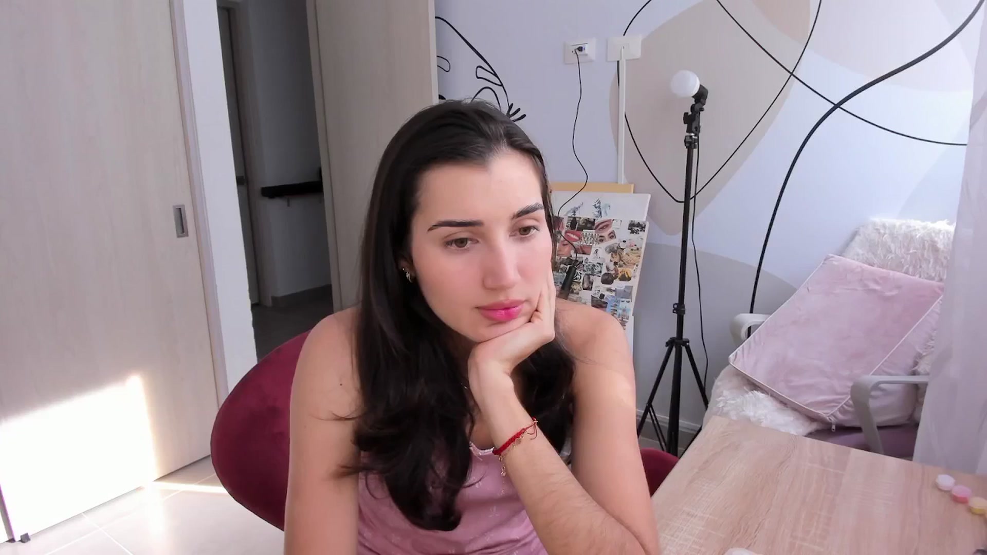 Gallery image thumbnail from Angelnaaughty's myfreecams stream on, 08/15/2025, 21:24 image 1 of 20