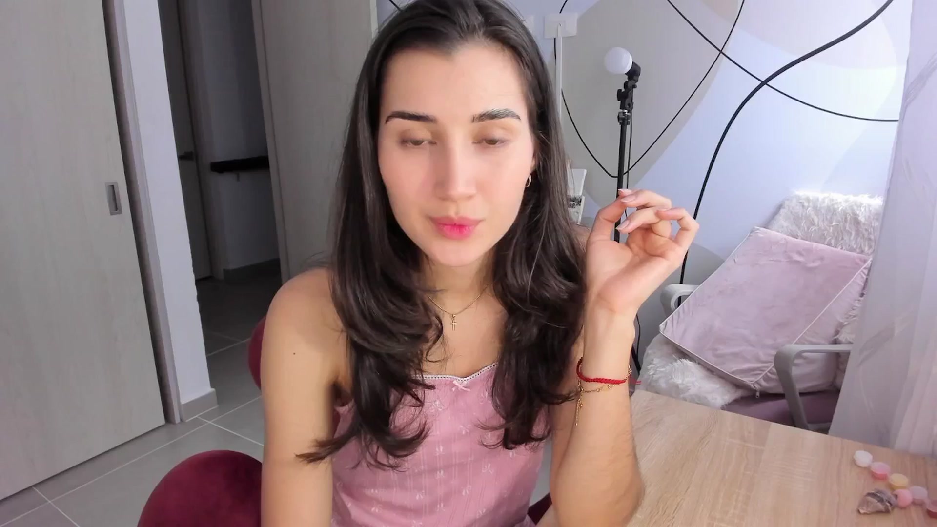 Gallery image thumbnail from Angelnaaughty's myfreecams stream on, 08/15/2025, 22:34 image 1 of 20