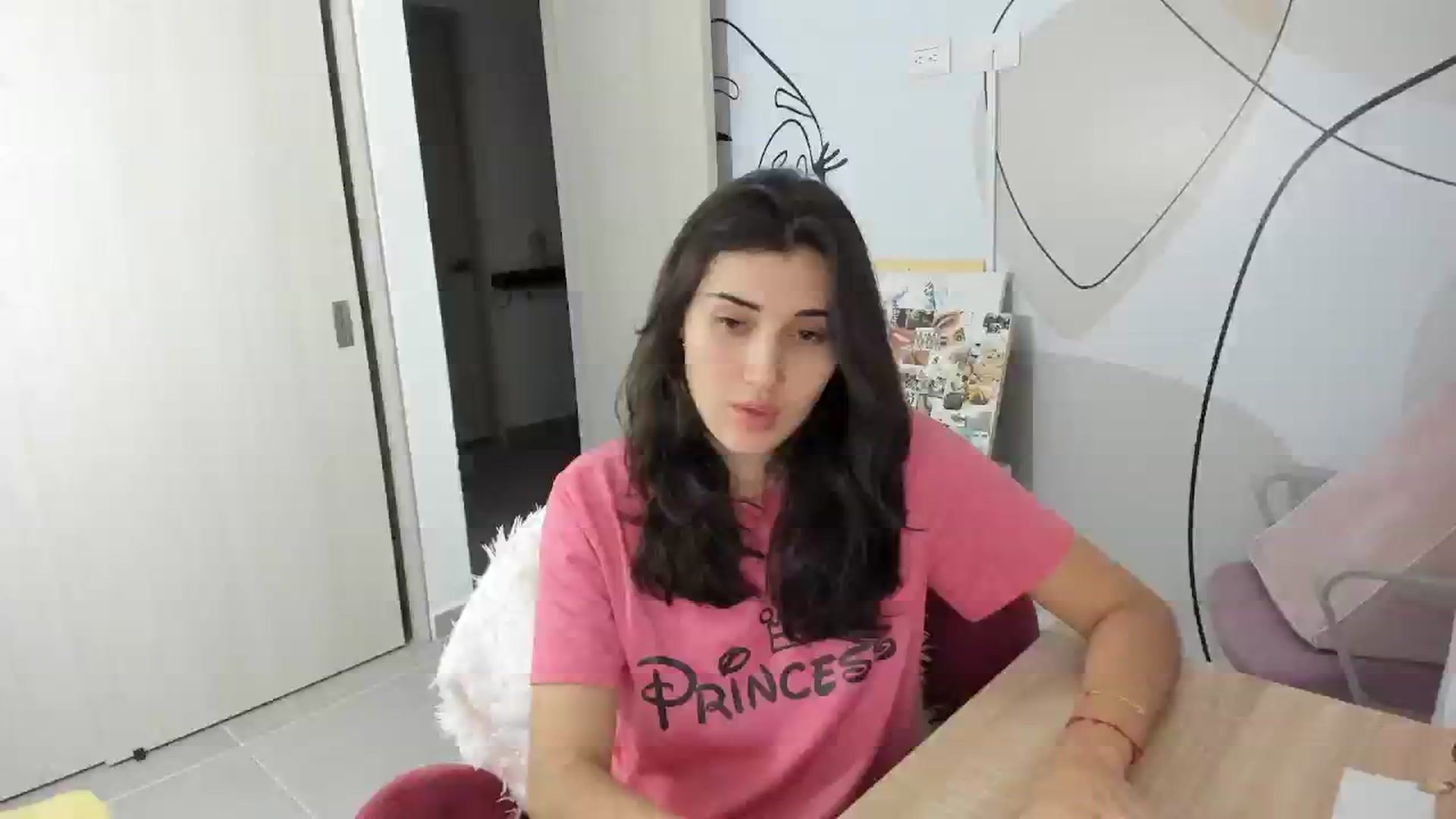 Gallery image thumbnail from Angelnaaughty's myfreecams stream on, 09/28/2025, 23:05 image 1 of 20