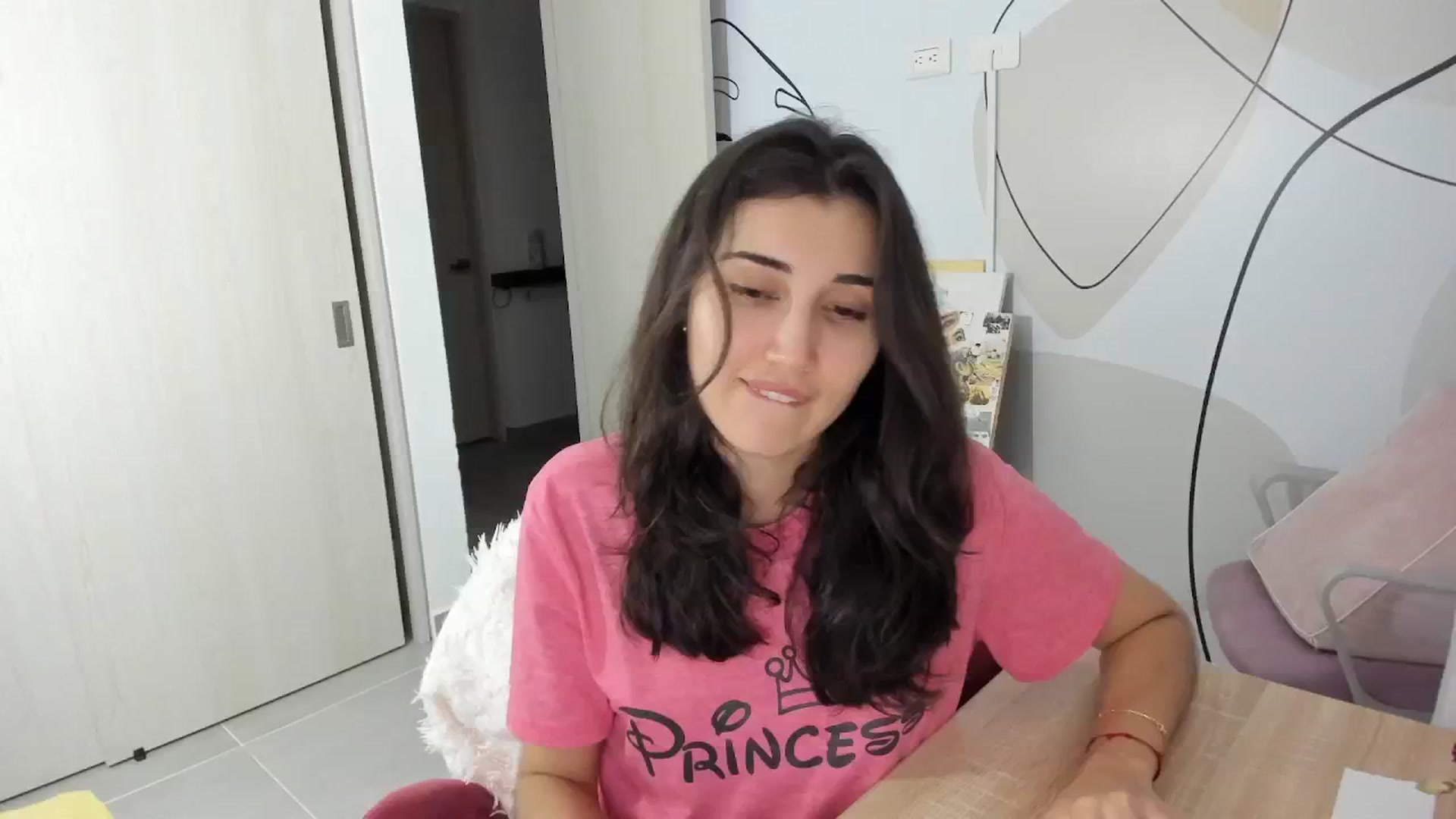 Gallery image thumbnail from Angelnaaughty's myfreecams stream on, 09/28/2025, 23:05 image 5 of 20