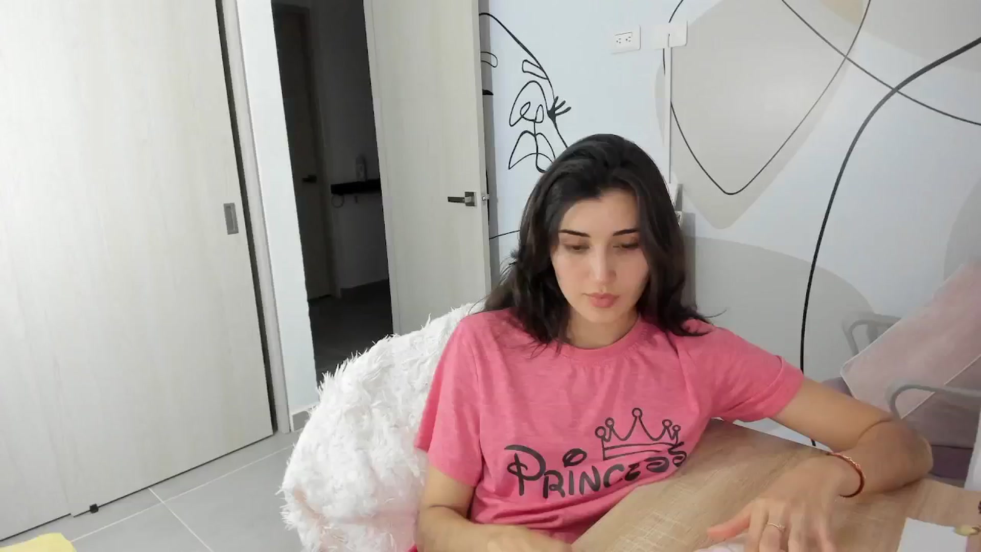 Gallery image thumbnail from Angelnaaughty's myfreecams stream on, 09/28/2025, 23:05 image 16 of 20