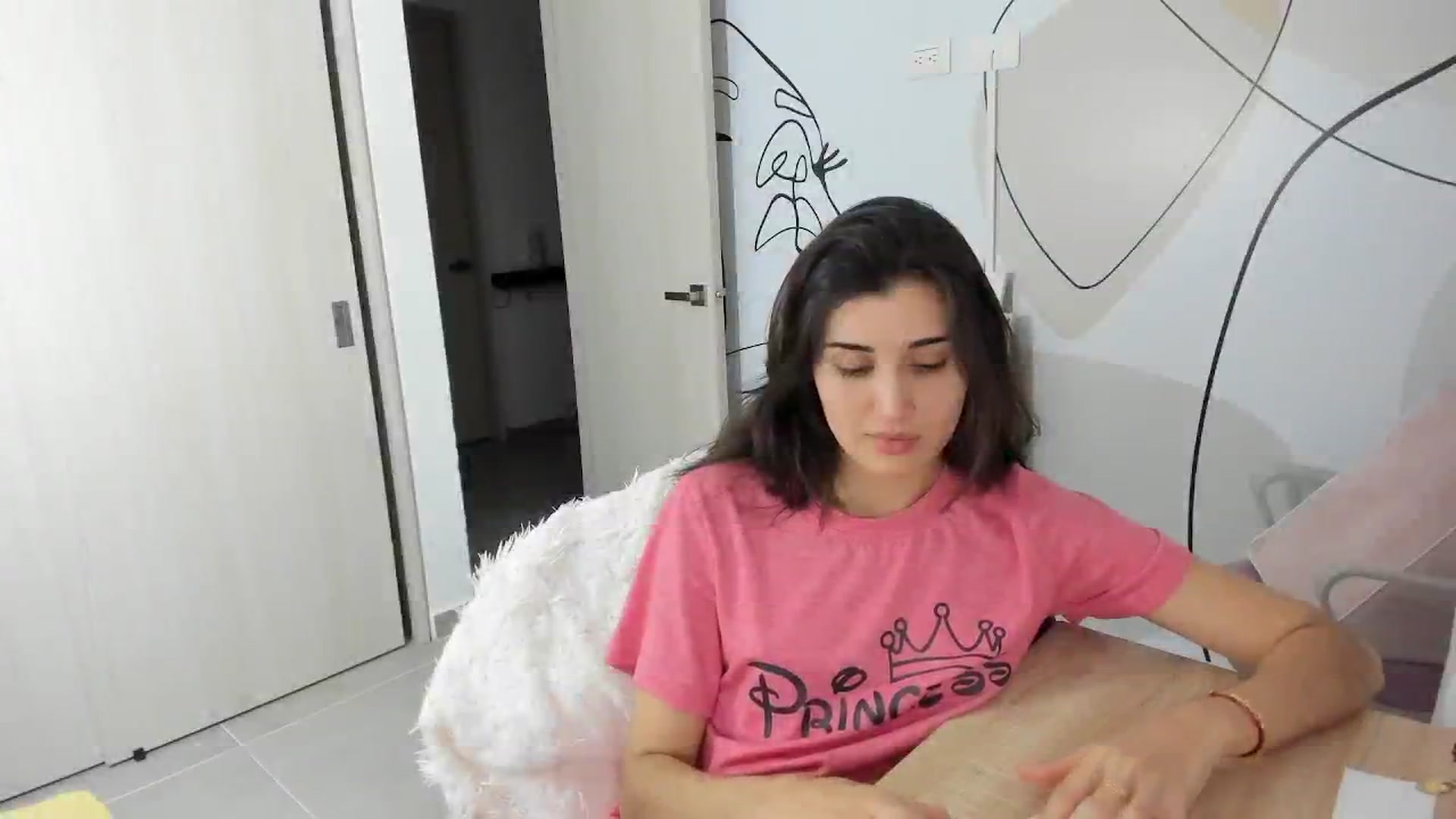 Gallery image thumbnail from Angelnaaughty's myfreecams stream on, 09/28/2025, 23:05 image 12 of 20