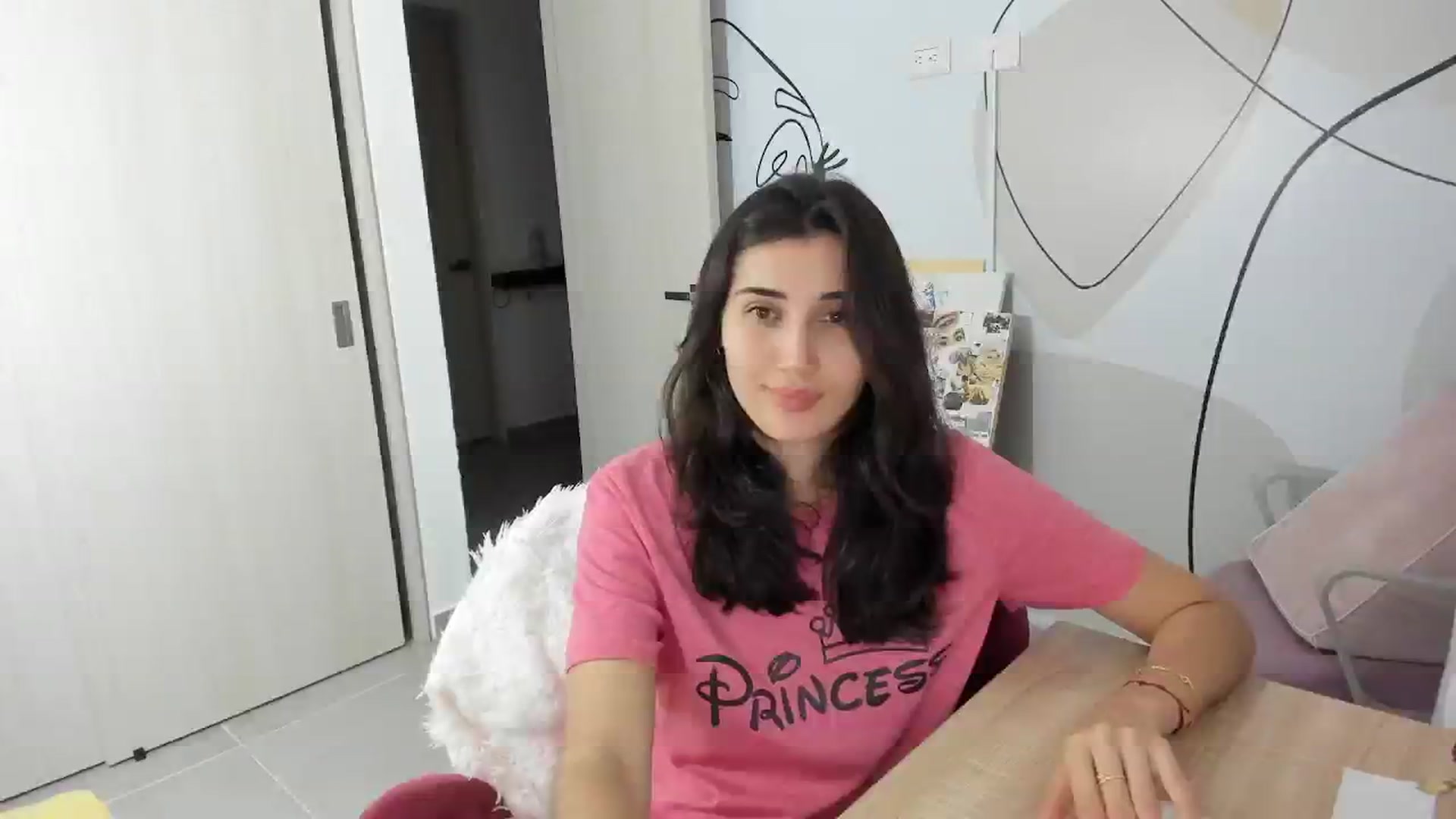 Gallery image thumbnail from Angelnaaughty's myfreecams stream on, 09/28/2025, 23:05 image 3 of 20