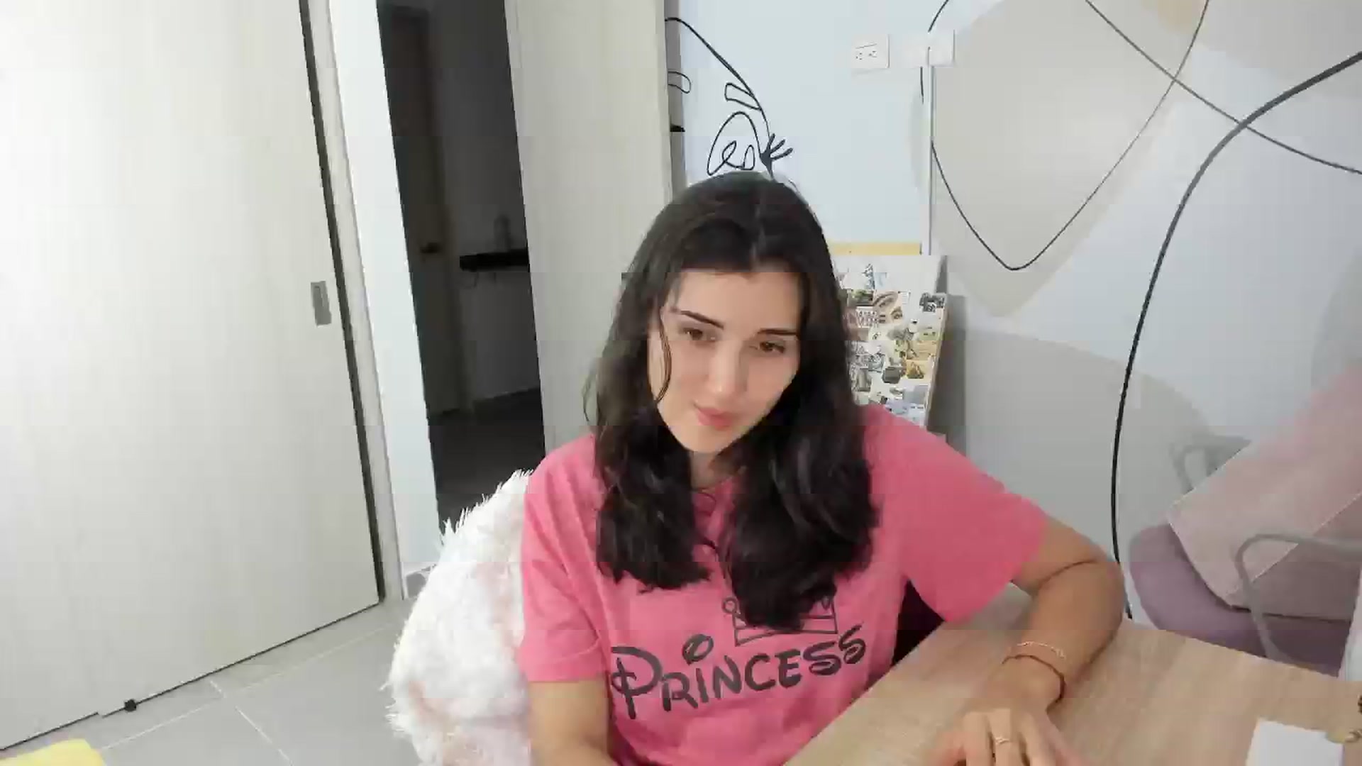 Gallery image thumbnail from Angelnaaughty's myfreecams stream on, 09/28/2025, 23:05 image 9 of 20