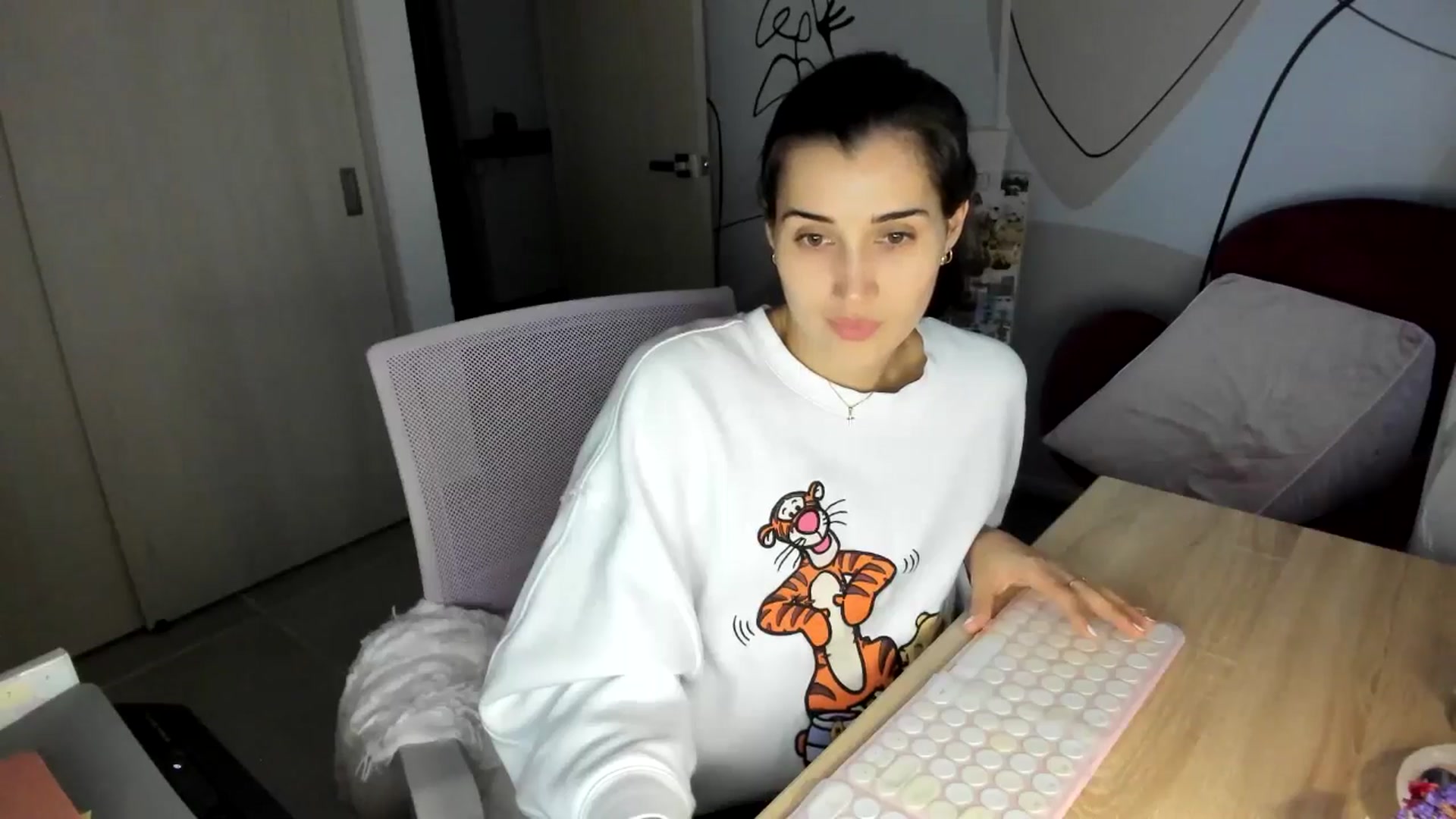 Gallery image thumbnail from Angelnaaughty's myfreecams stream on, 10/17/2025, 22:46 image 12 of 20