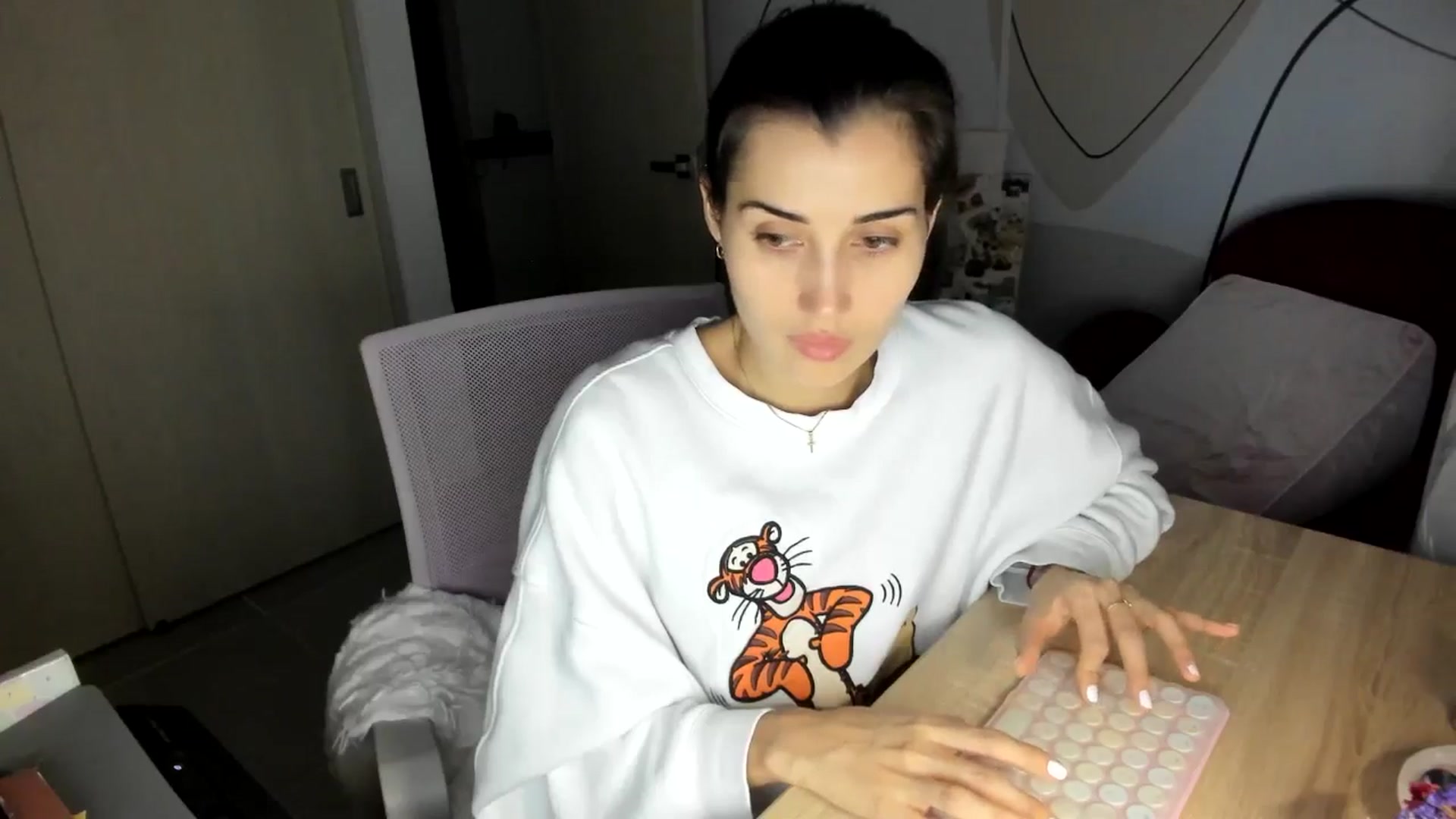 Gallery image thumbnail from Angelnaaughty's myfreecams stream on, 10/17/2025, 22:46 image 19 of 20