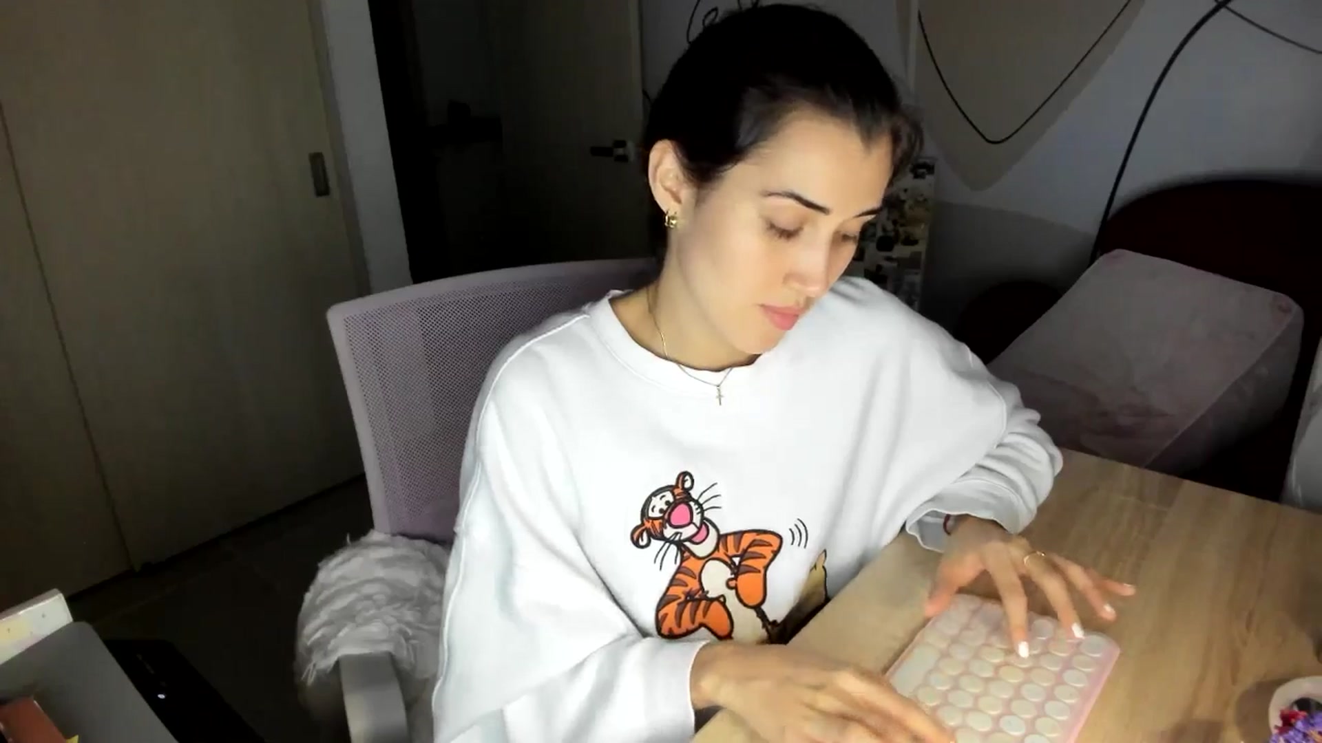 Gallery image thumbnail from Angelnaaughty's myfreecams stream on, 10/17/2025, 22:46 image 20 of 20