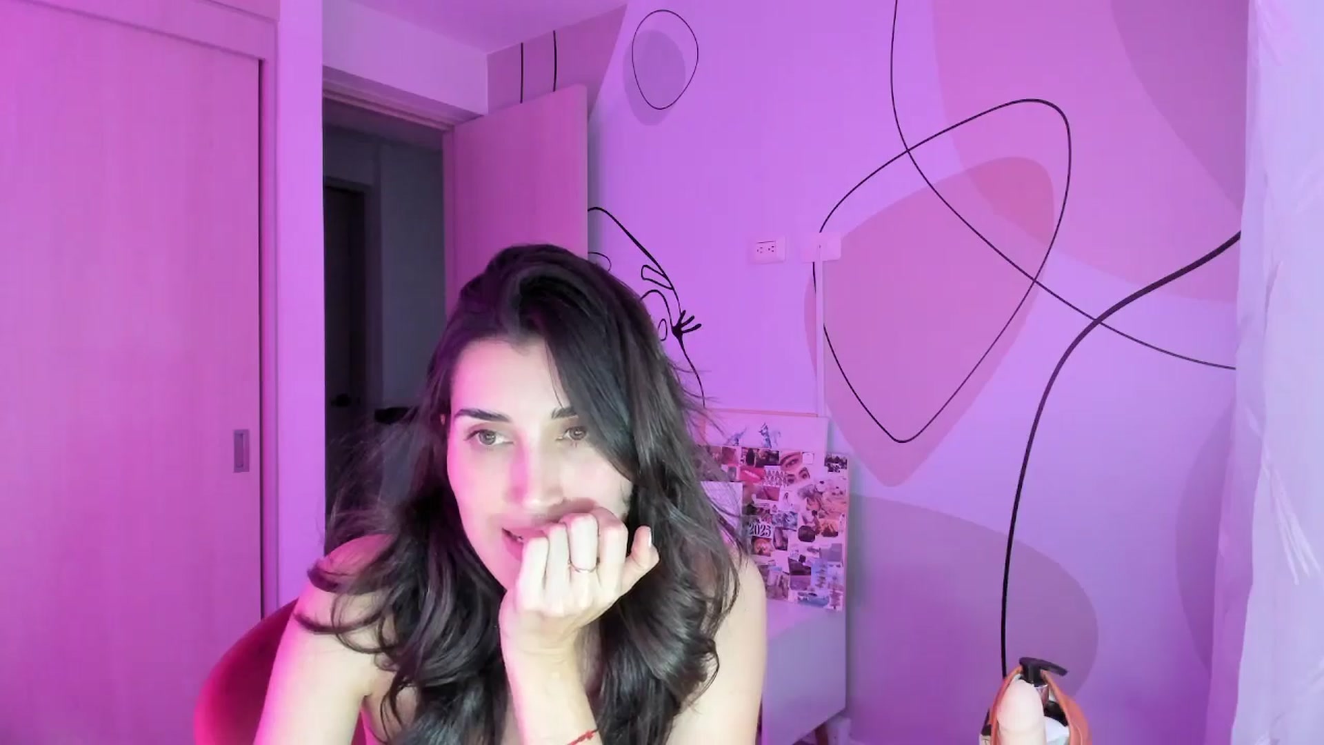 Gallery image thumbnail from Angelnaaughty's myfreecams stream on, 10/21/2025, 22:29 image 19 of 20