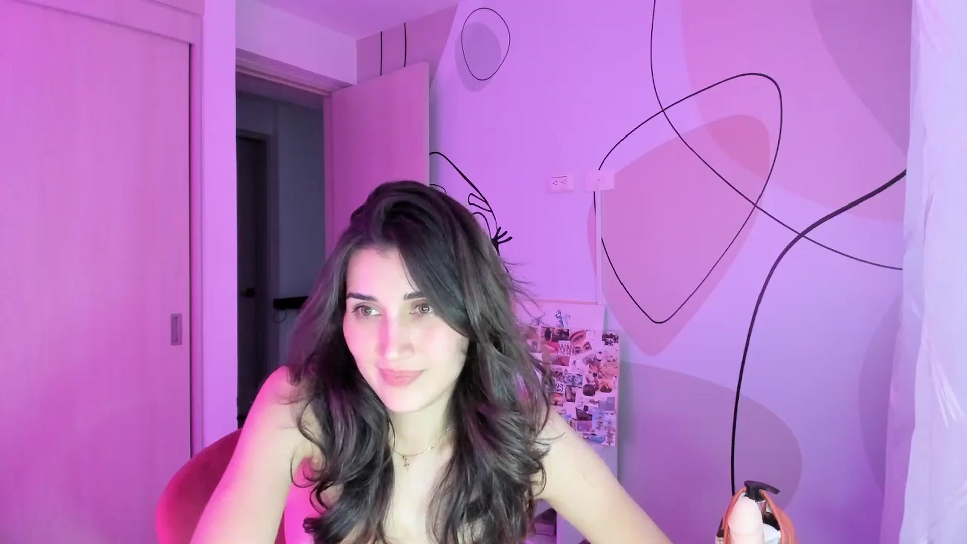 Gallery image thumbnail from Angelnaaughty's myfreecams stream on, 10/21/2025, 22:29 image 18 of 20
