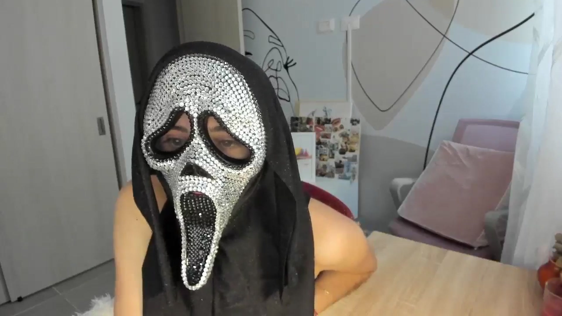 Gallery image thumbnail from Angelnaaughty's myfreecams stream on, 10/23/2025, 22:10 image 4 of 20