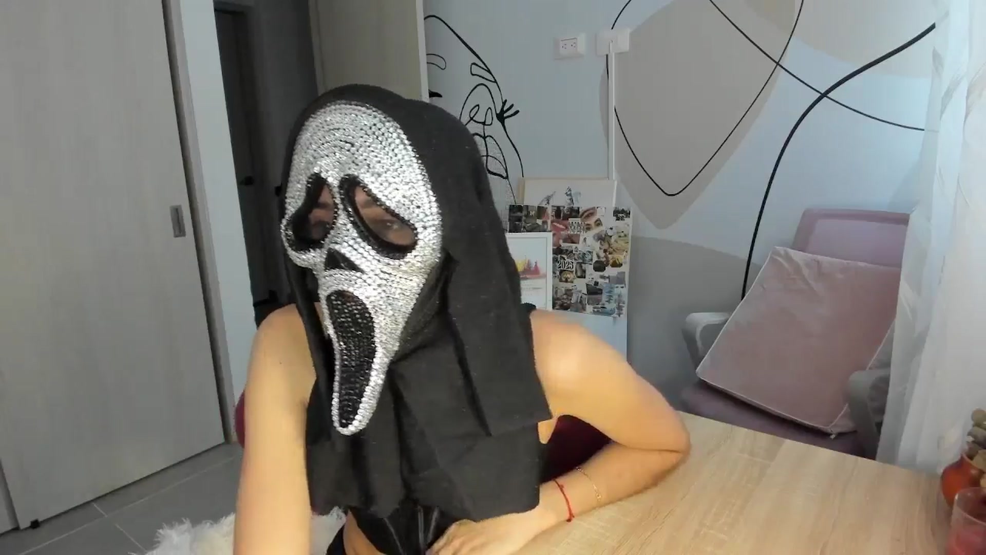 Gallery image thumbnail from Angelnaaughty's myfreecams stream on, 10/23/2025, 22:10 image 11 of 20