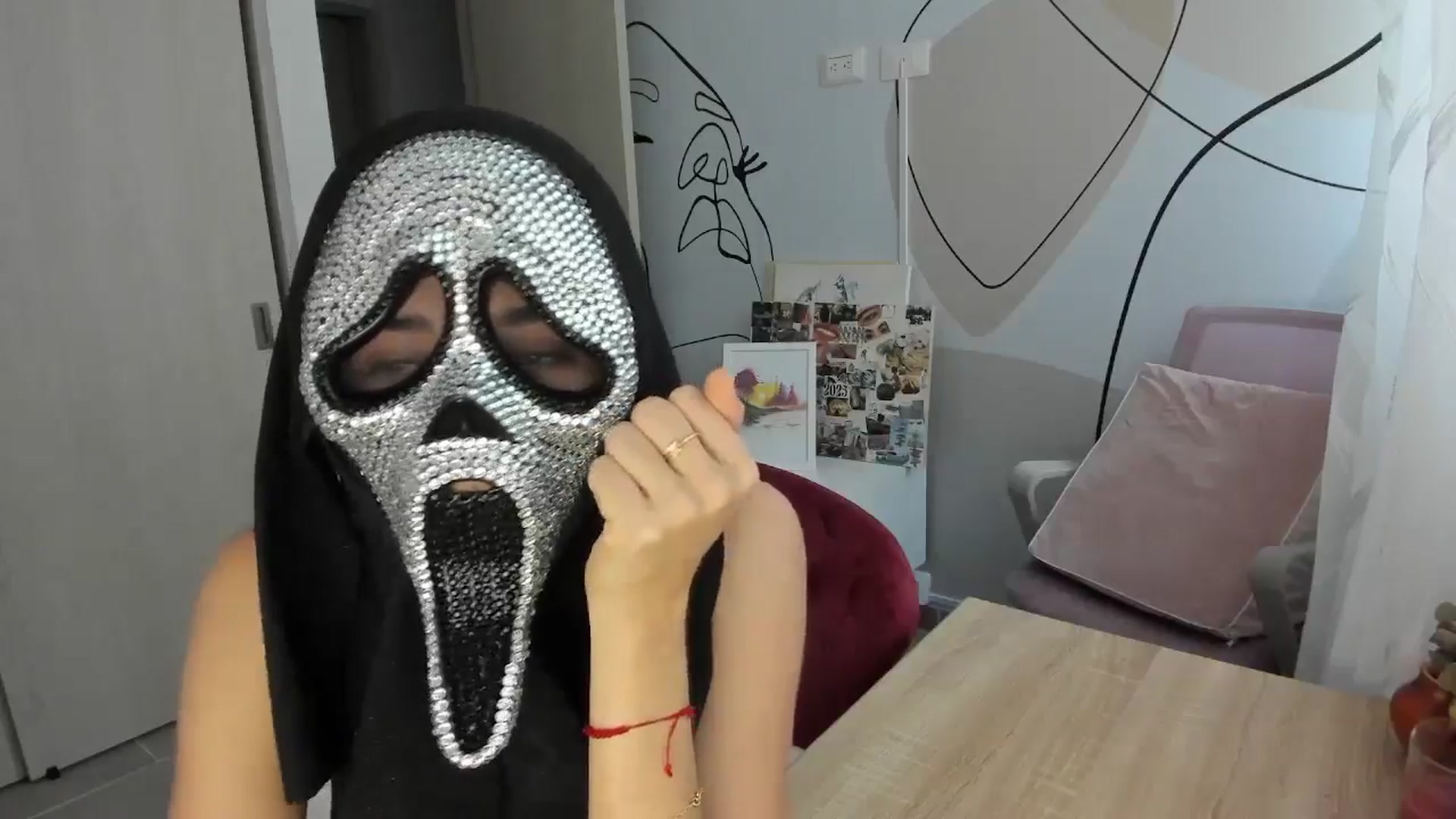 Gallery image thumbnail from Angelnaaughty's myfreecams stream on, 10/23/2025, 22:10 image 2 of 20