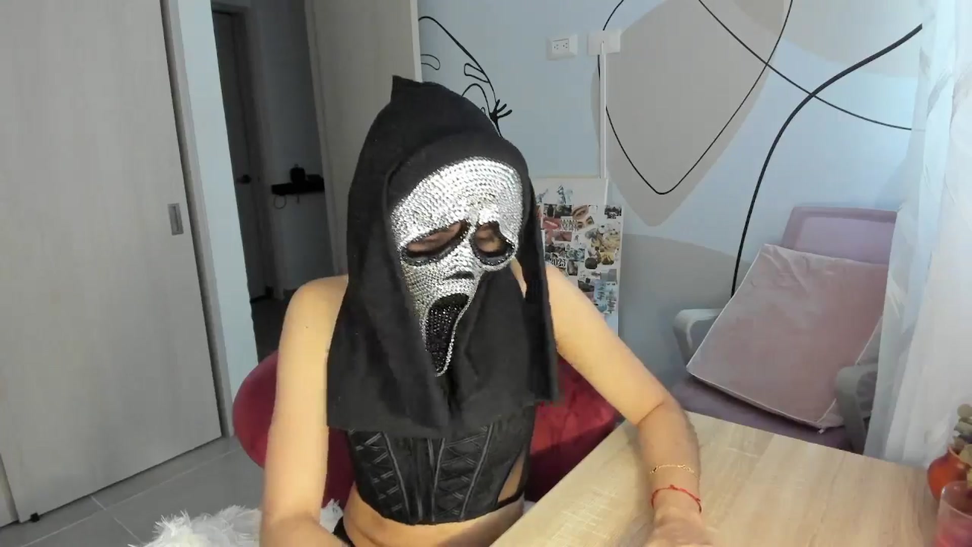 Gallery image thumbnail from Angelnaaughty's myfreecams stream on, 10/23/2025, 22:10 image 15 of 20
