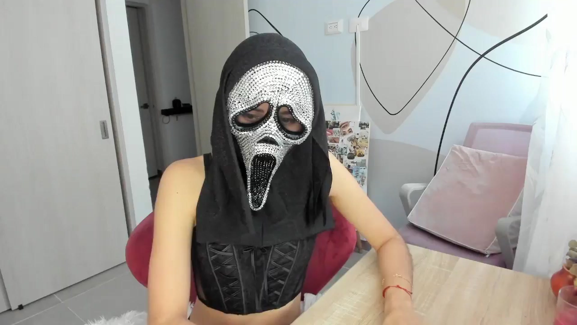 Gallery image thumbnail from Angelnaaughty's myfreecams stream on, 10/23/2025, 22:10 image 1 of 20