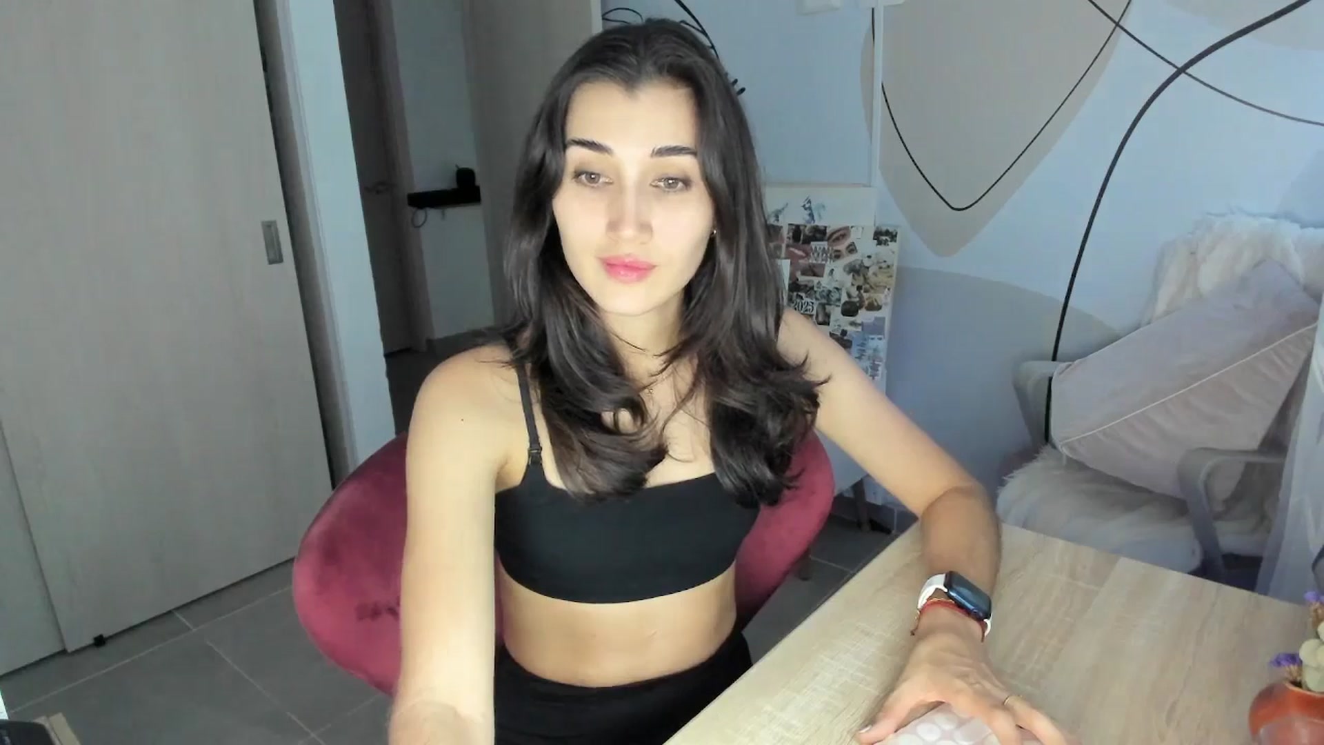 Gallery image thumbnail from Angelnaaughty's myfreecams stream on, 10/28/2025, 23:15 image 4 of 20