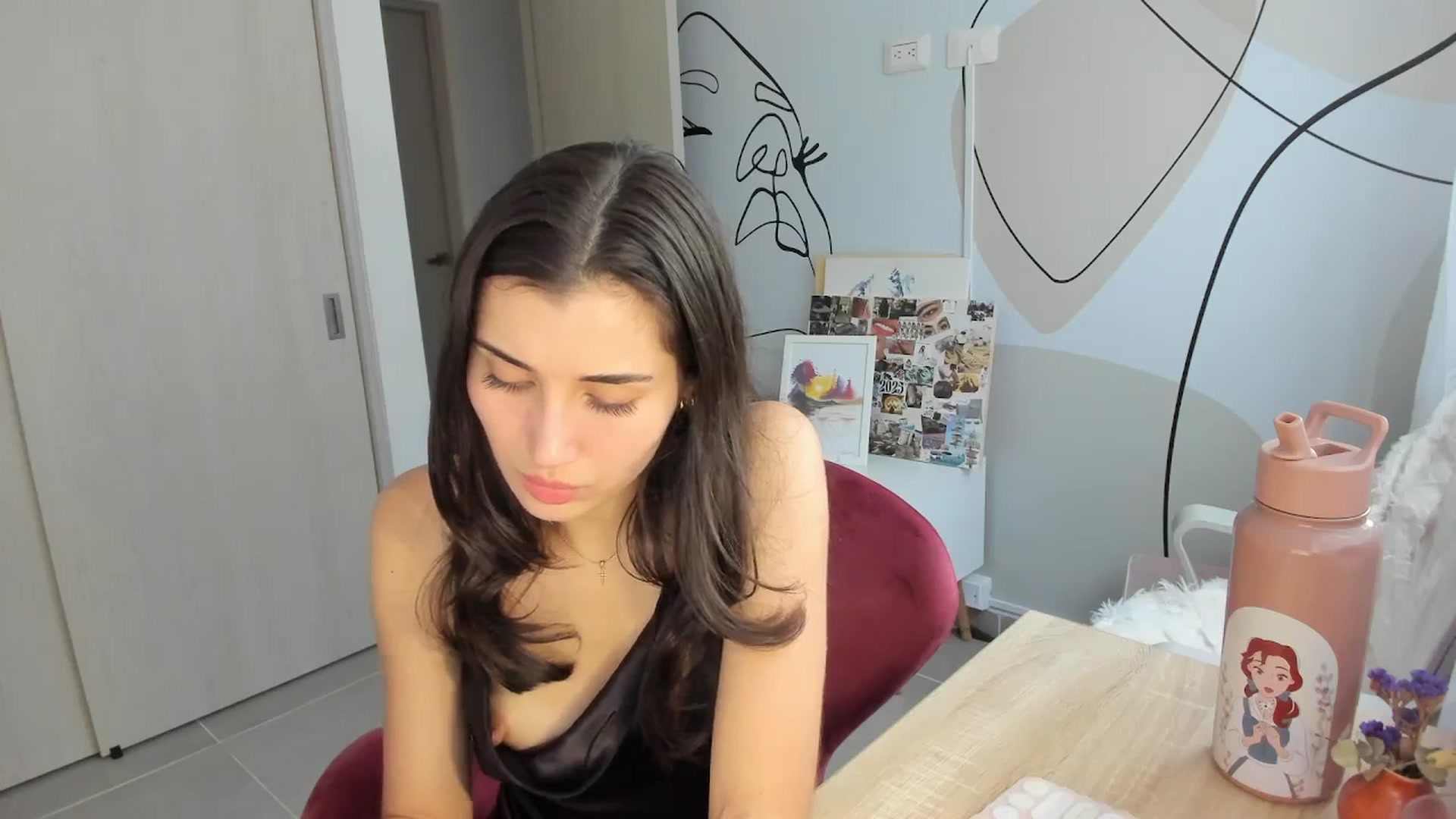 Gallery image thumbnail from Angelnaaughty's myfreecams stream on, 10/29/2025, 21:26 image 18 of 20